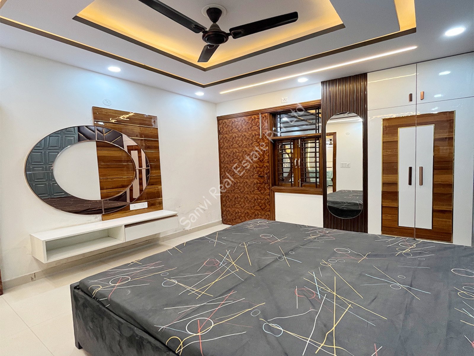 Corner 3 BHK Flat in Uttam Nagar | L-Type Fully Furnished Flat