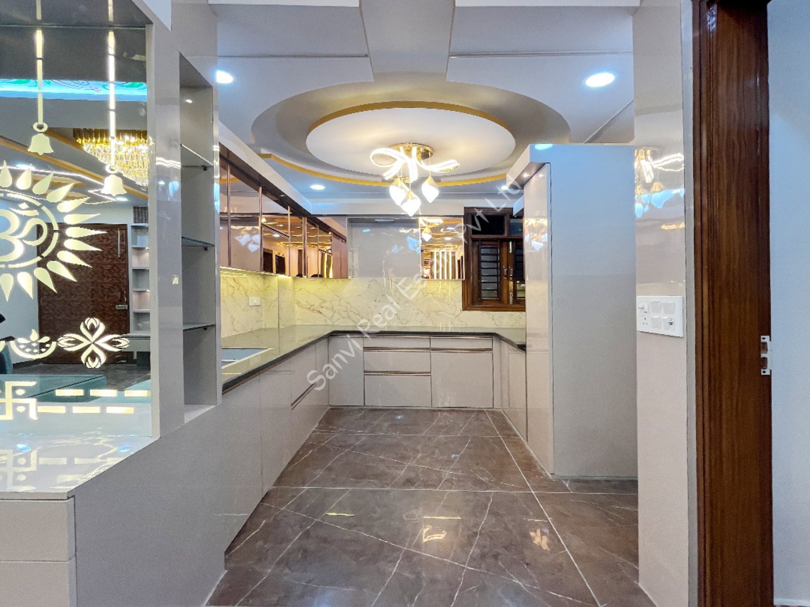 Corner 3 BHK Flat in Uttam Nagar | L-Type Fully Furnished Flat