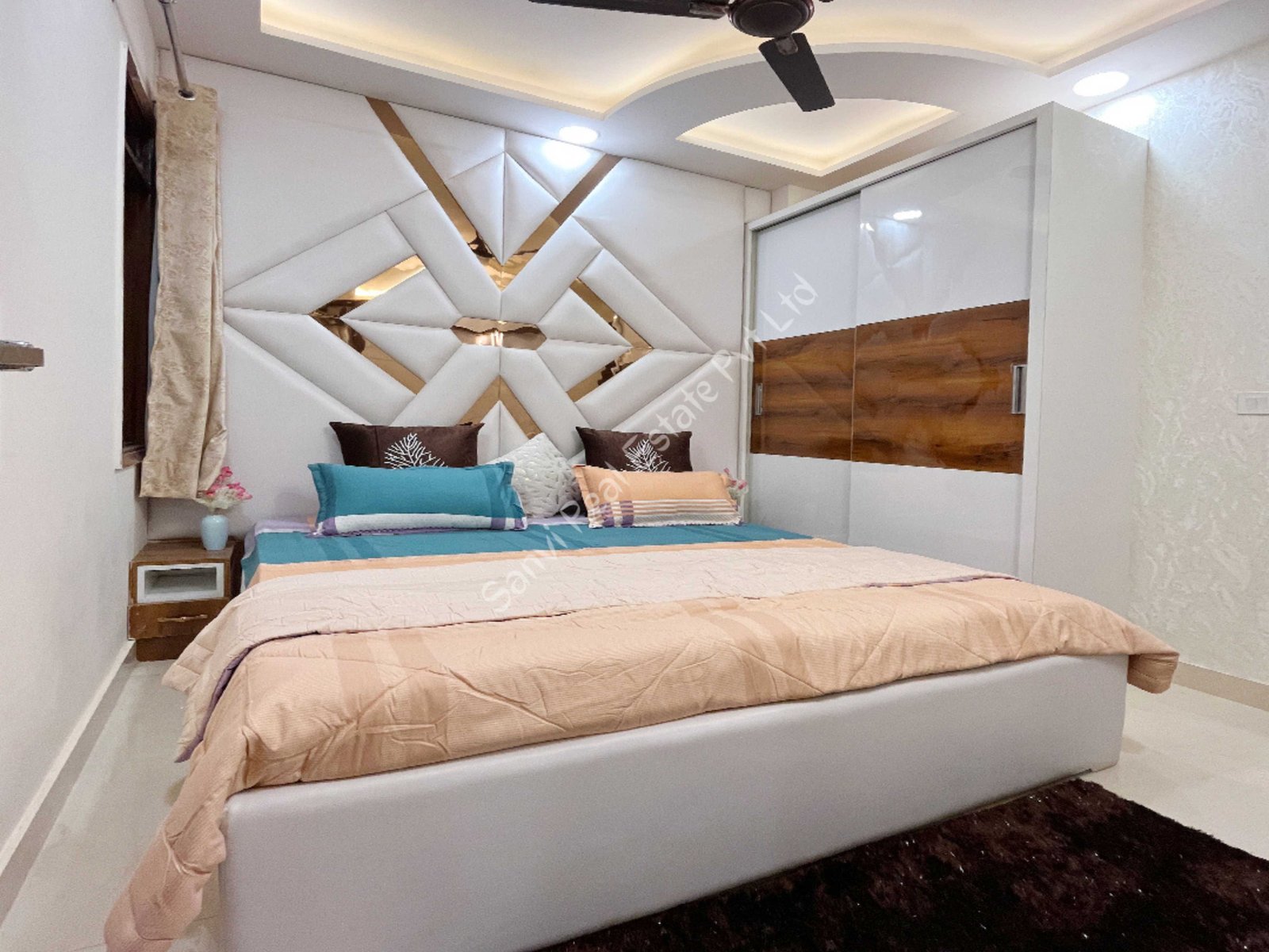 3 BHK Luxurious Flat in Dwarka Mor | Fully Furnished Flat