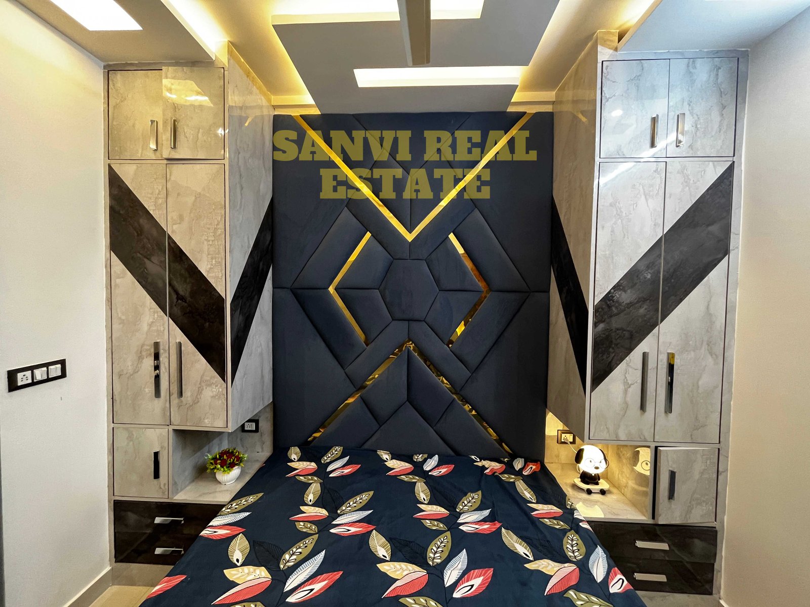 Fully Furnished L-Type Corner 3 BHK Flat in Uttam Nagar By Sanvi Real Estate