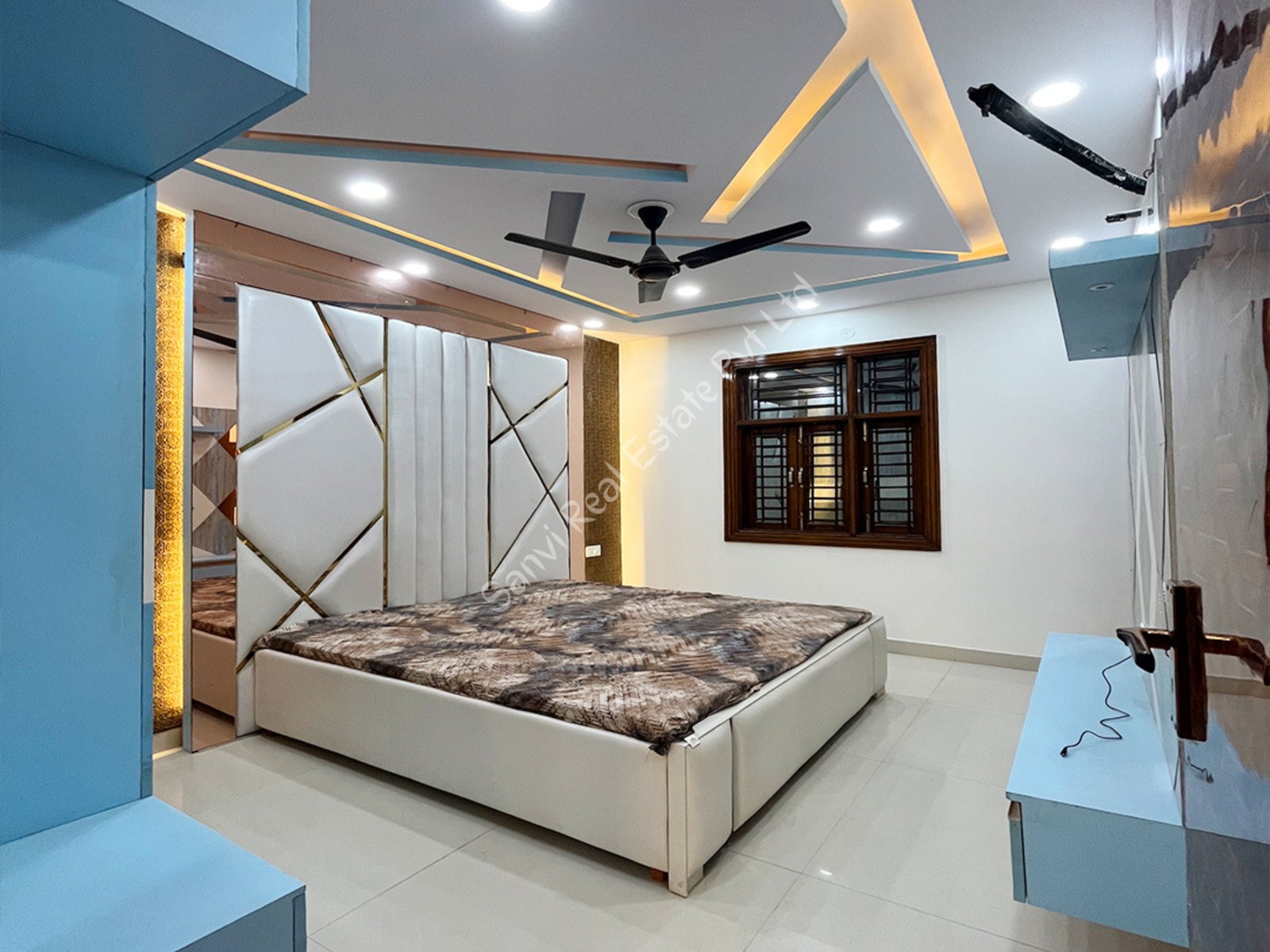 Corner 3 BHK Flat in Uttam Nagar | L-Type Fully Furnished Flat