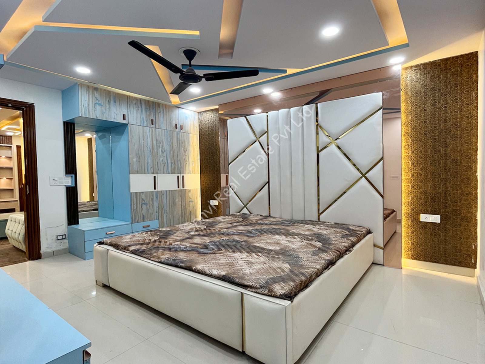 Corner 3 BHK Flat in Uttam Nagar | L-Type Fully Furnished Flat