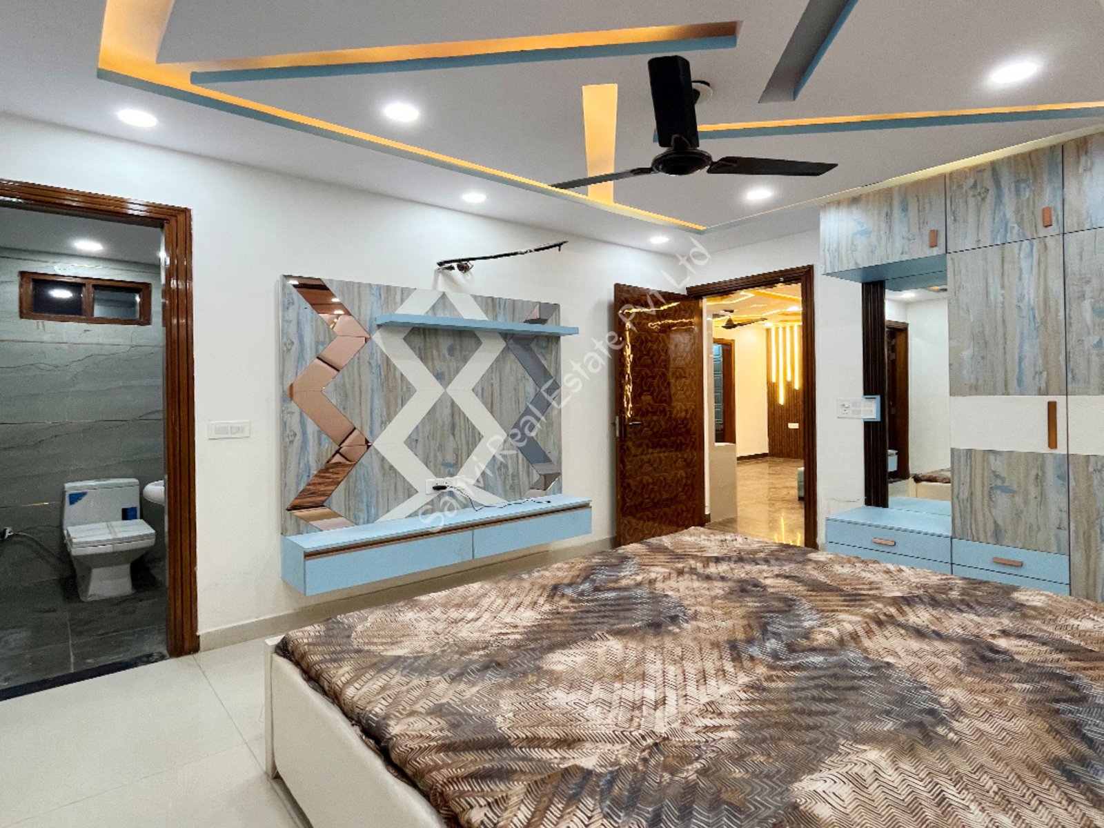 Corner 3 BHK Flat in Uttam Nagar | L-Type Fully Furnished Flat