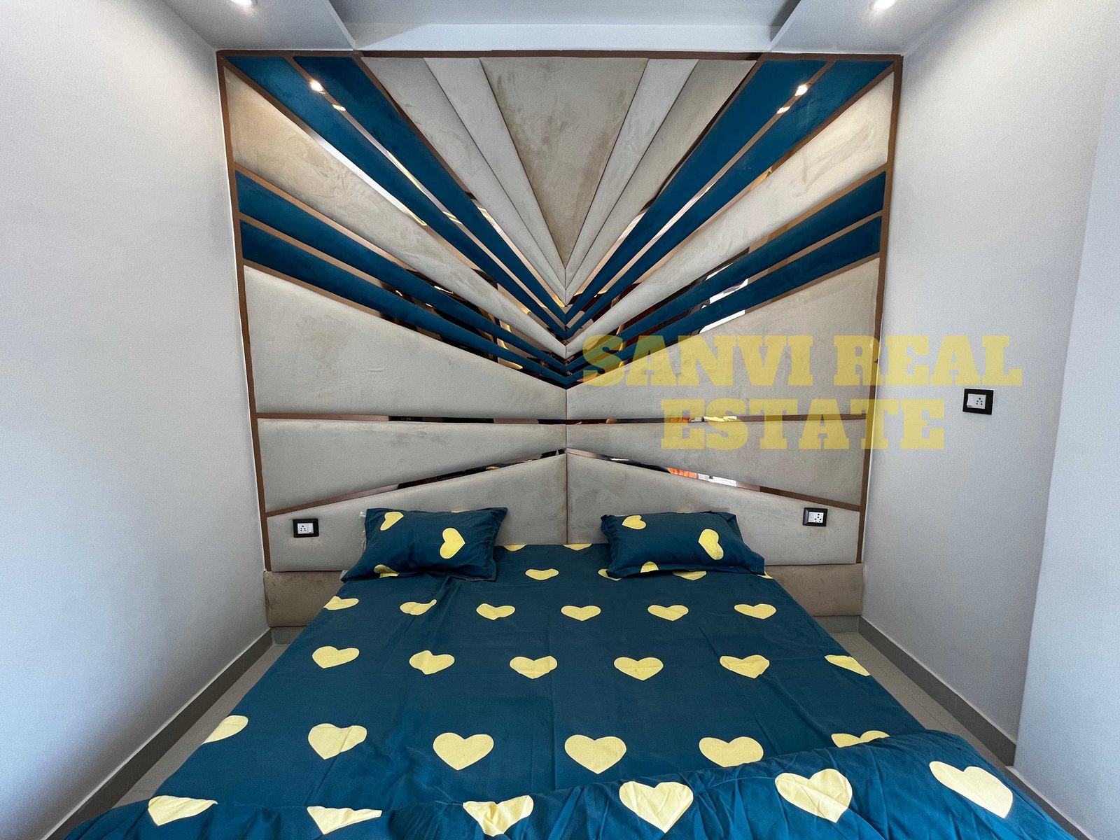 L-Type Furnished 3 BHK Flat in Uttam Nagar | Sanvi Real Estate