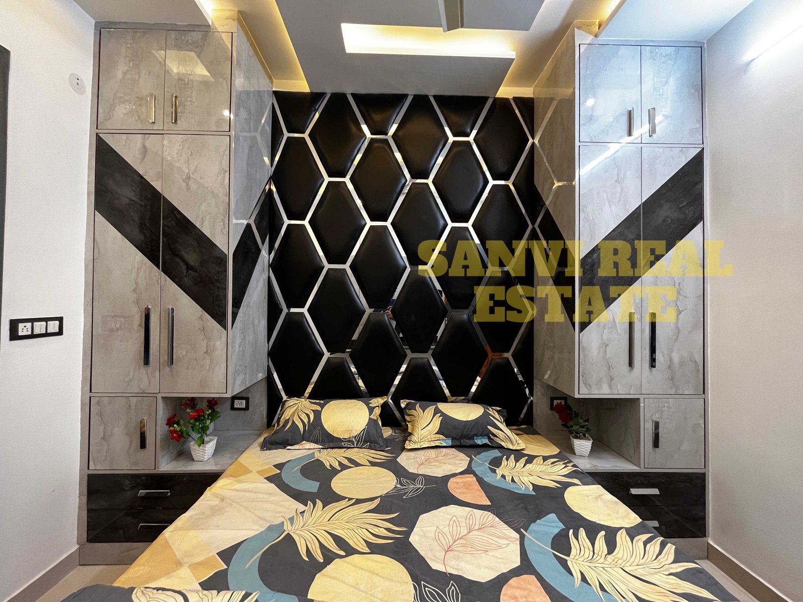 L-Type Furnished 3 BHK Flat in Uttam Nagar | Sanvi Real Estate