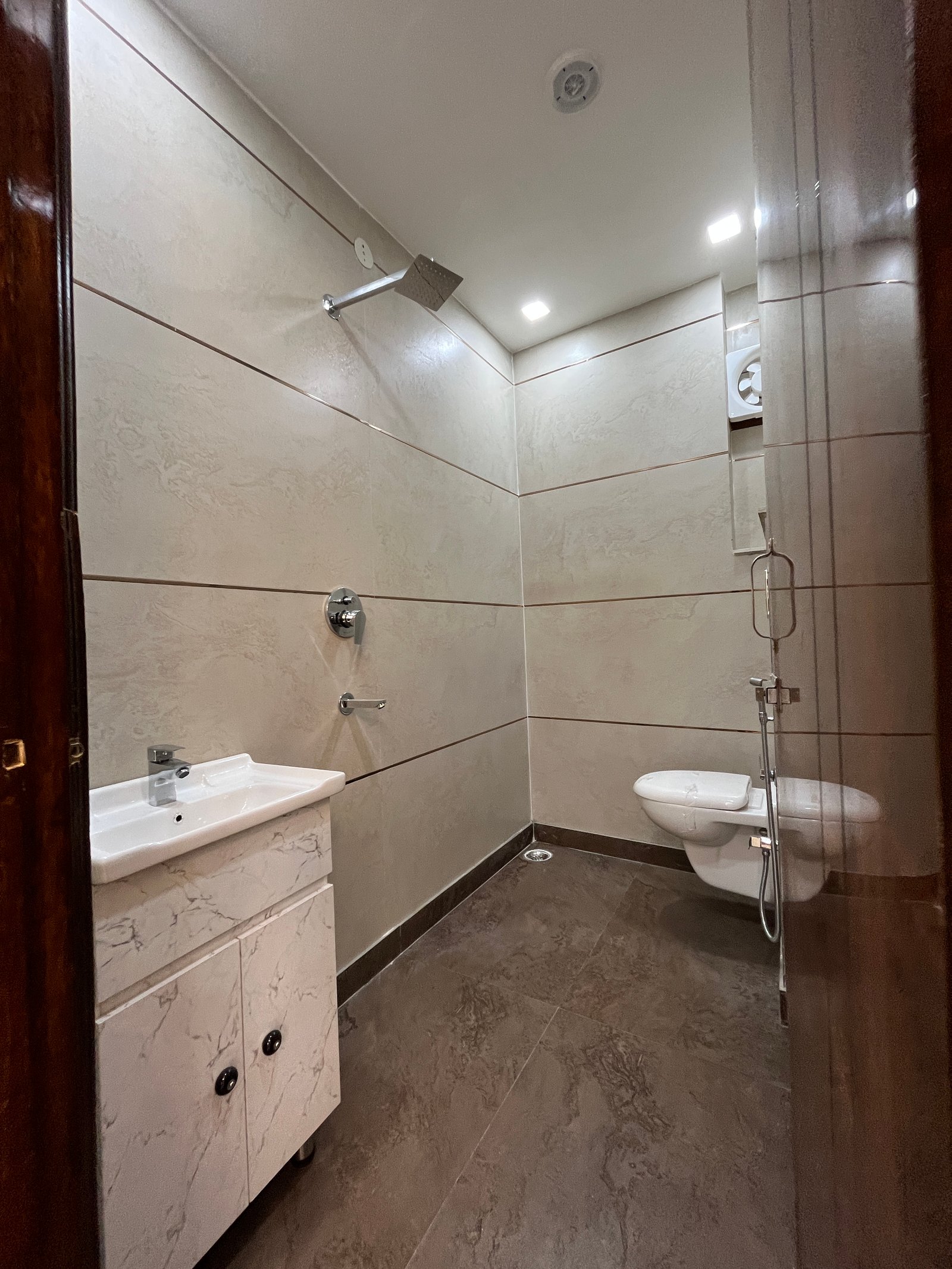 4 BHK Flat in Uttam Nagar | Fully Furnished Flat | Sanvi Real Estate