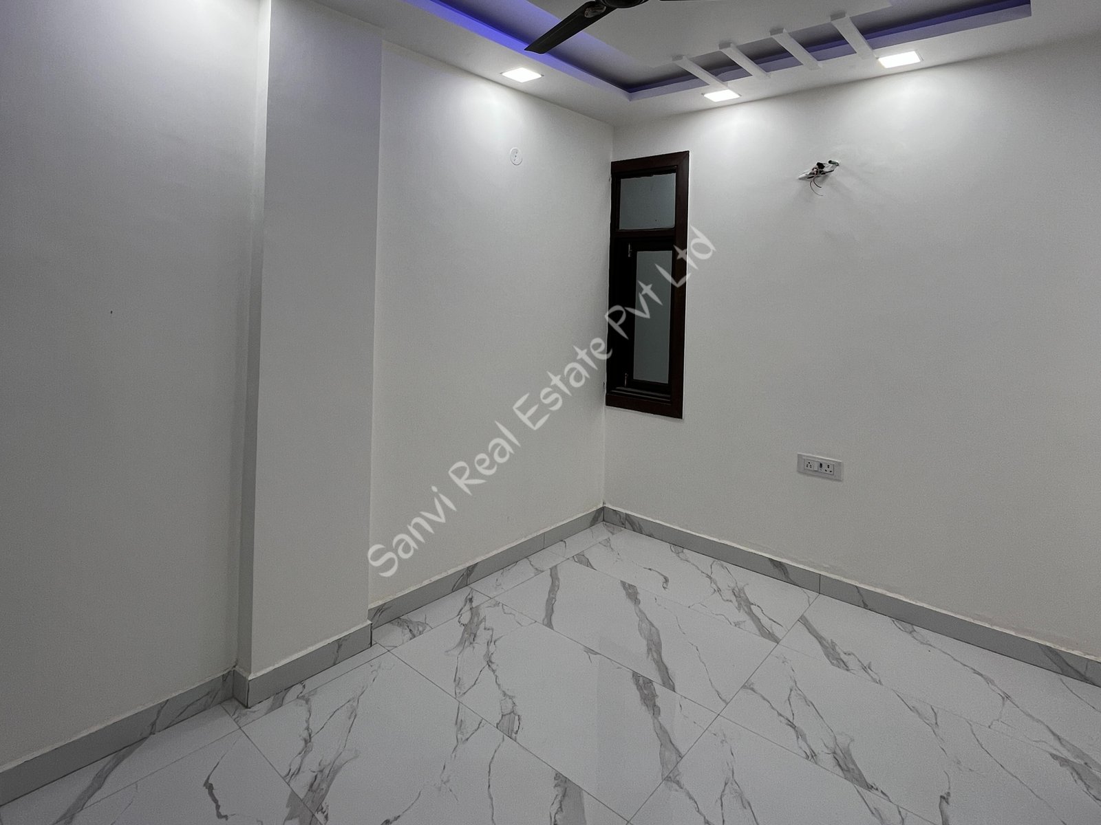 3 BHK Spacious Flat in Dwarka Mor | Sanvi Real Estate