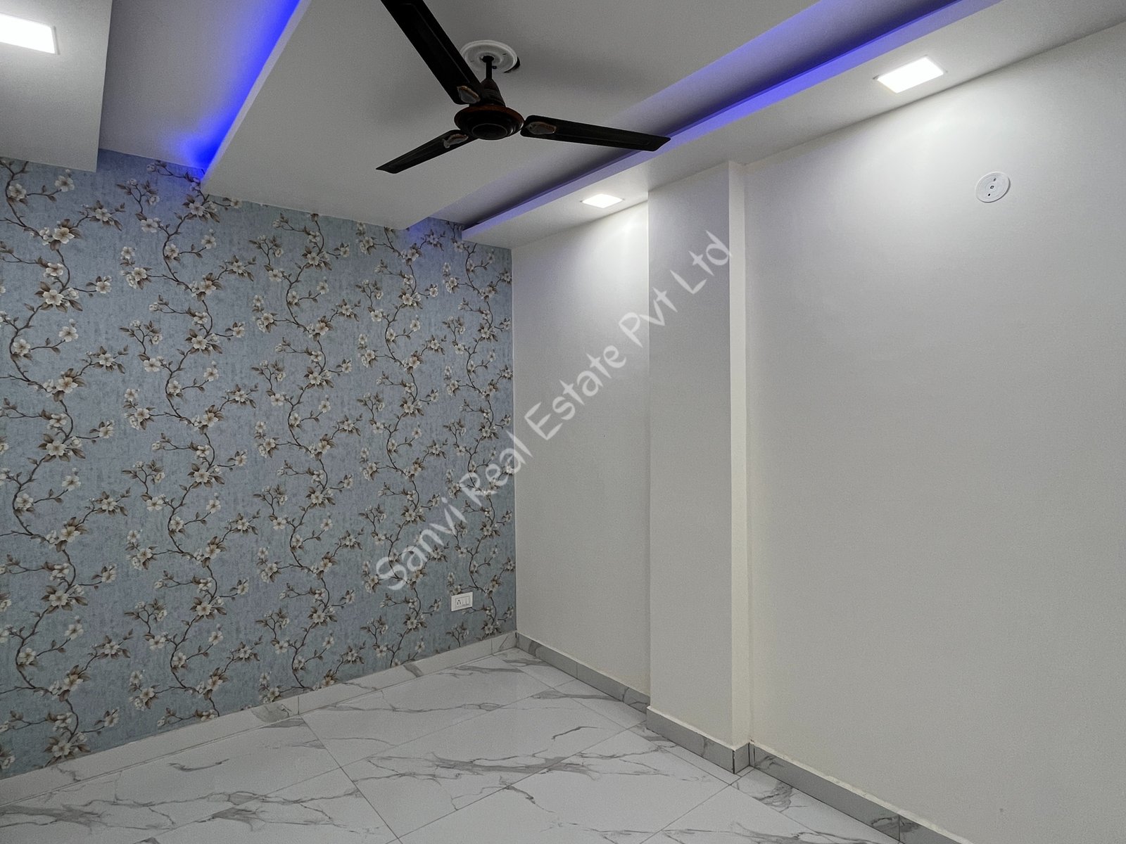 3 BHK Spacious Flat in Dwarka Mor | Sanvi Real Estate