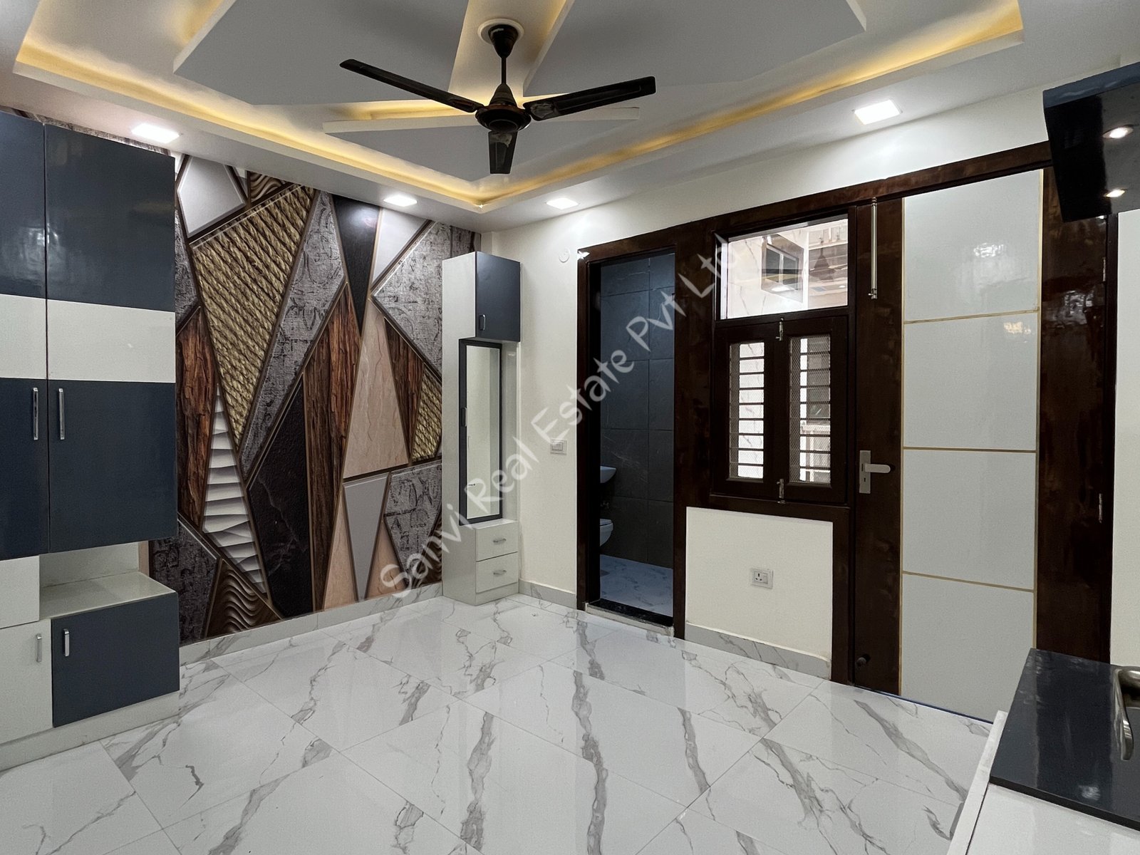 3 BHK Spacious Flat in Dwarka Mor | Sanvi Real Estate