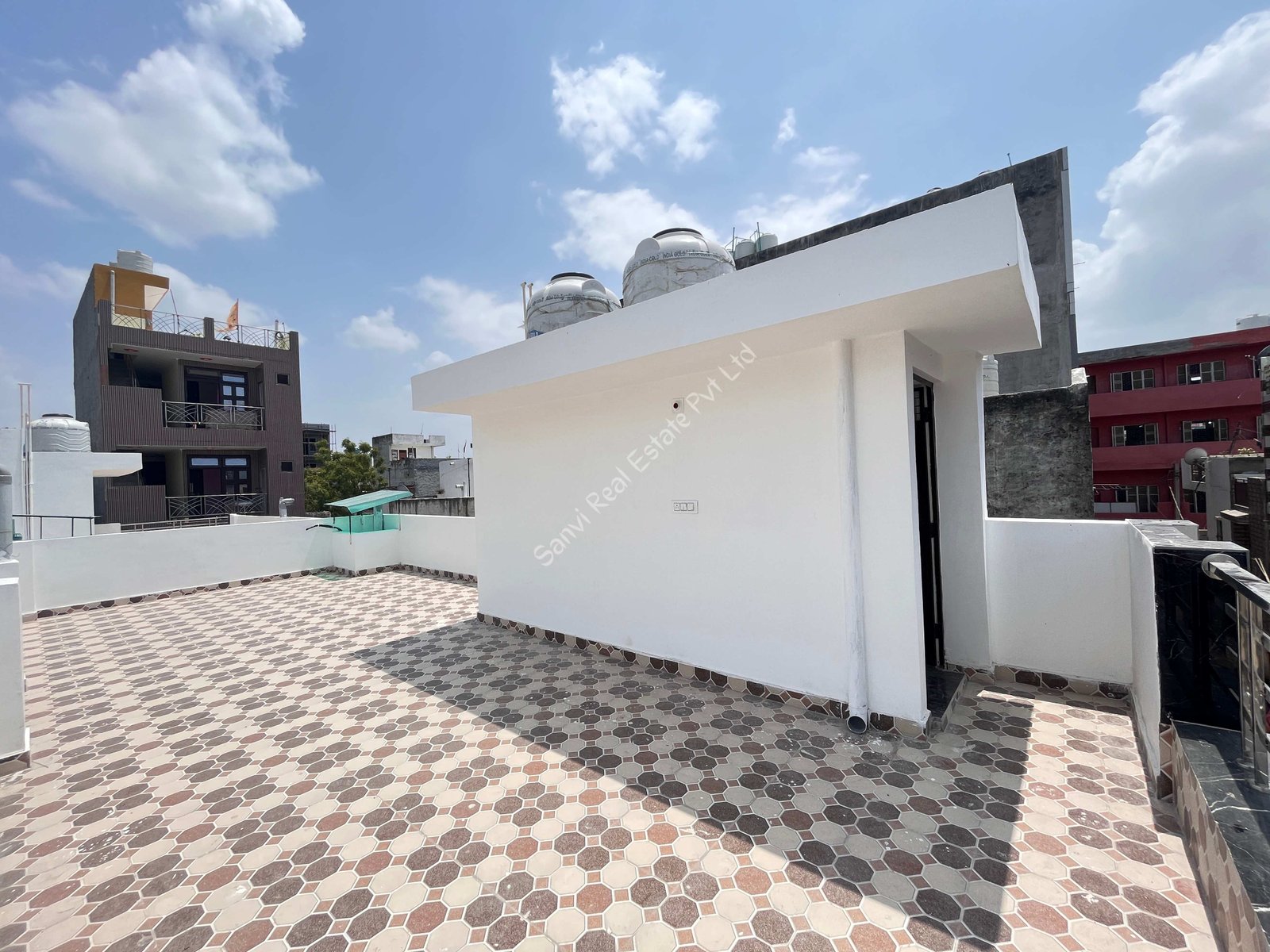 Jad Se Makan in Uttam Nagar Close to Metro Route | Independent House in Uttam Nagar With Roof Rights