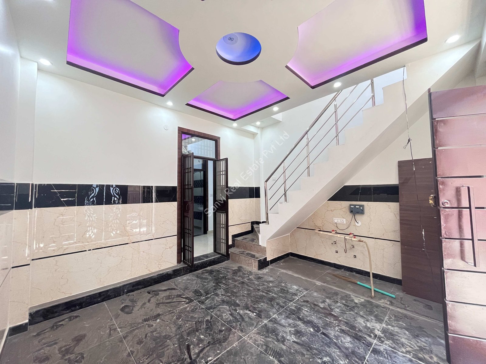 Jad Se Makan in Uttam Nagar Close to Metro Route | Independent House in Uttam Nagar With Roof Rights