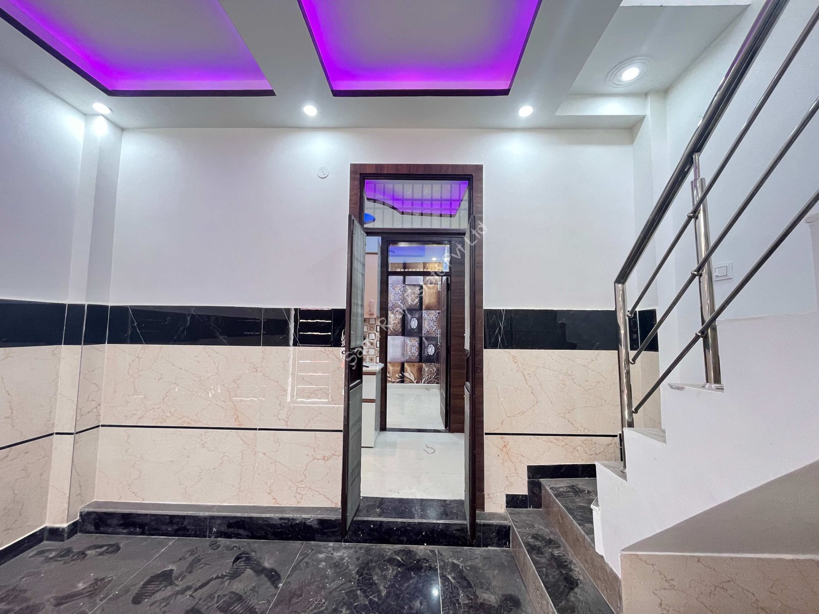 Jad Se Makan in Uttam Nagar Close to Metro Route | Independent House in Uttam Nagar With Roof Rights