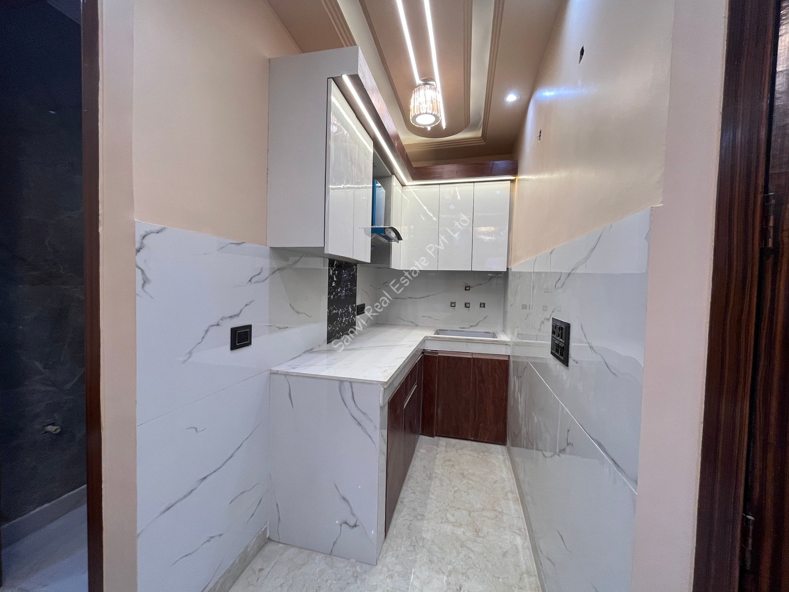 Beyond Ordinary 3 BHK Builder Floor Dwarka Mor Delhi | Property in Dwarka Mor | M-Sanvi Real Estate