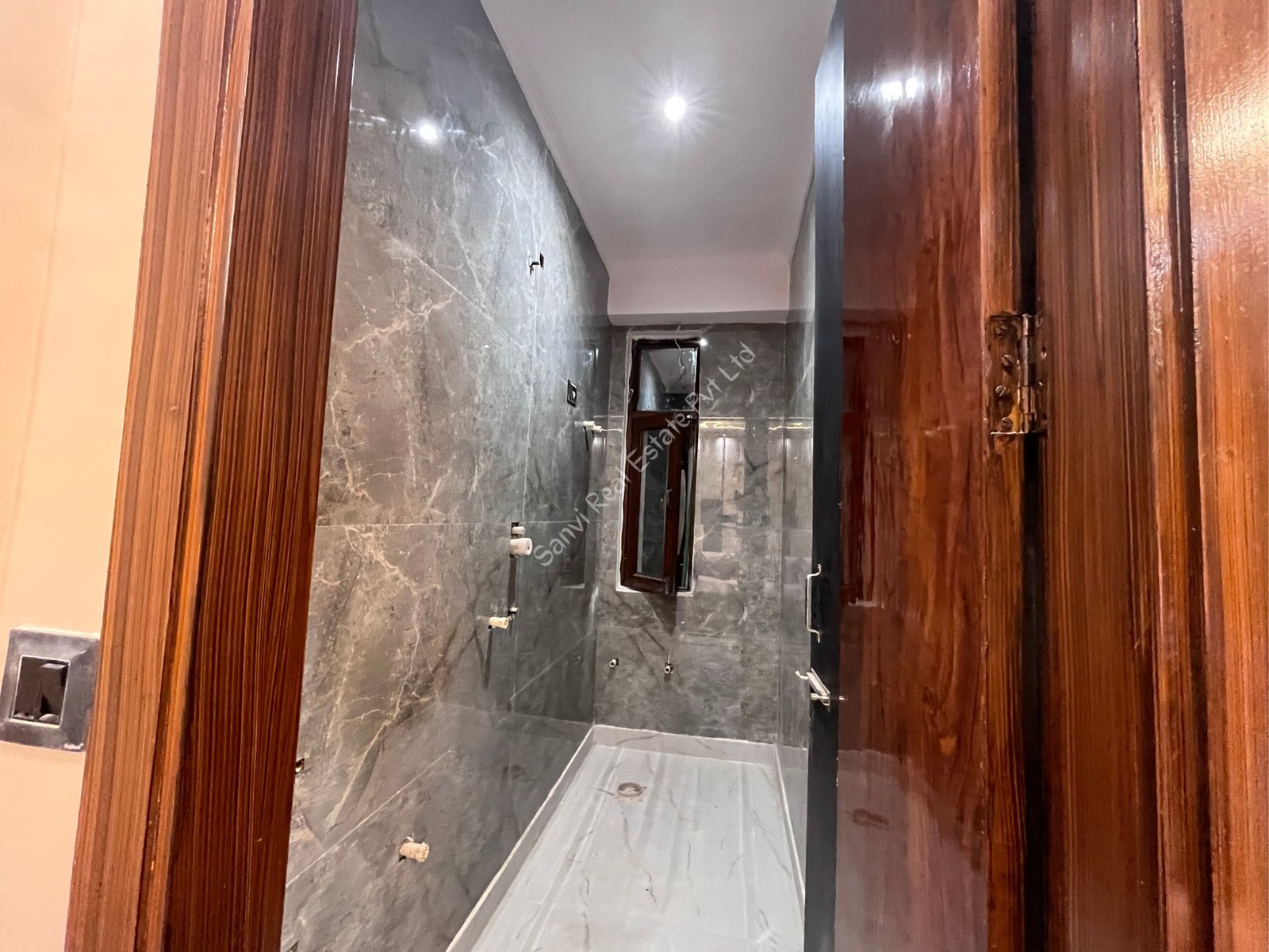 Beyond Ordinary 3 BHK Builder Floor Dwarka Mor Delhi | Property in Dwarka Mor | M-Sanvi Real Estate
