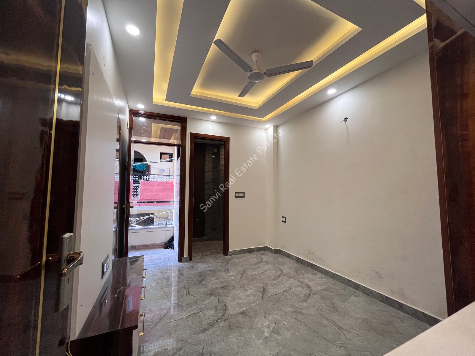 3 BHK Builder Flat in Uttam Nagar | Semi Furnished Flat in Uttam Nagar