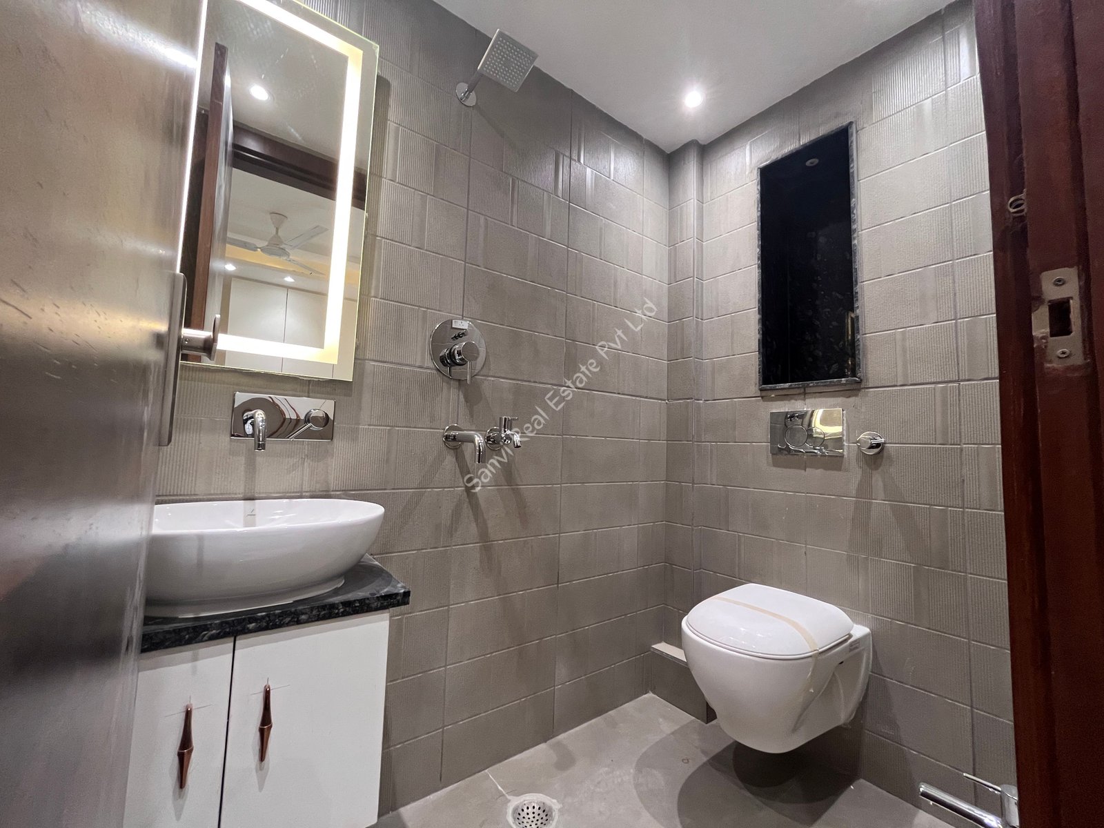 3 BHK Flat in Uttam Nagar | M-Sanvi Real Estate | Top Real Estate in Dwarka Mor