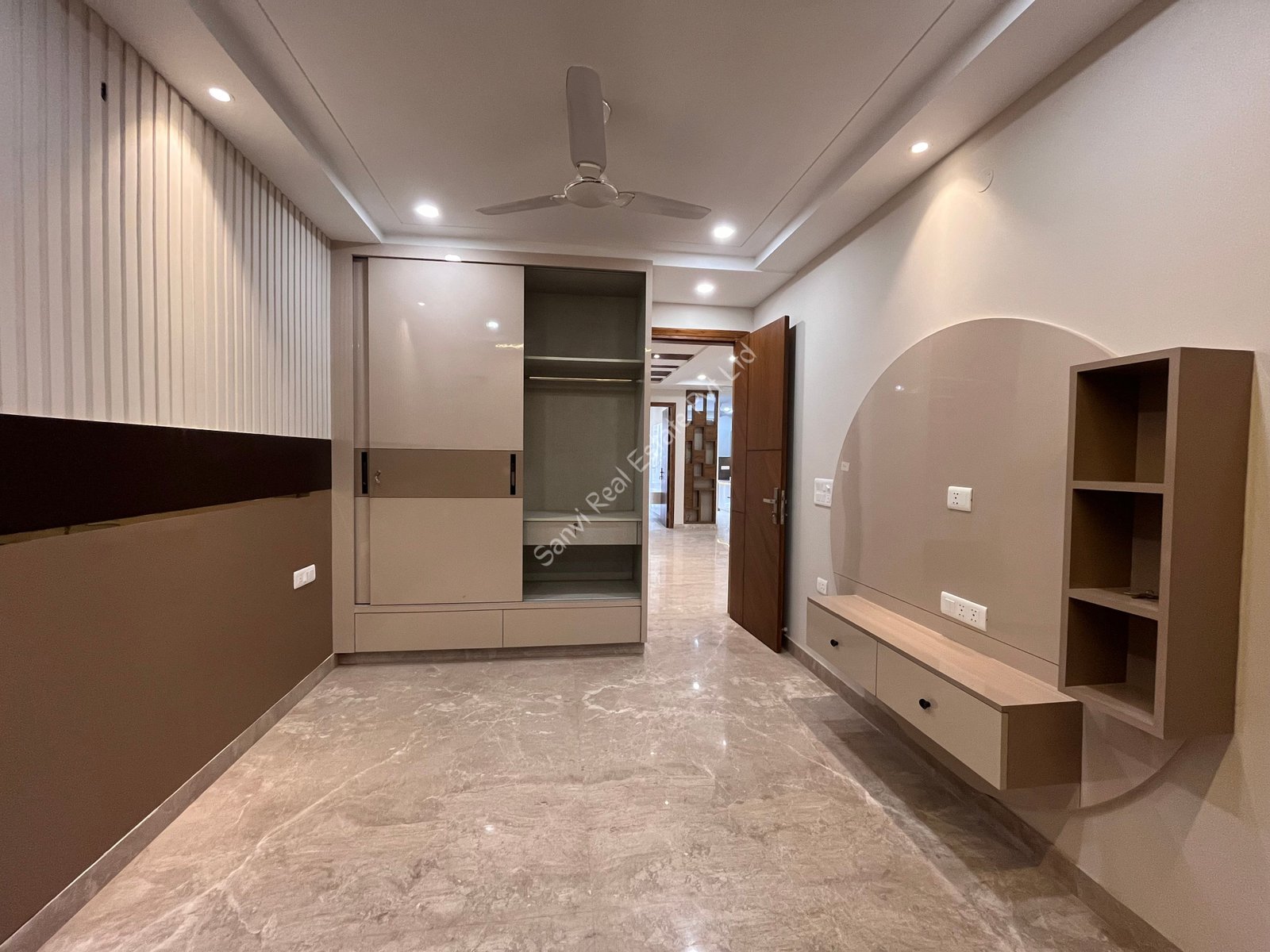 3 BHK Spacious Flat in Paschim Vihar with Lift & Car Parking Facilities
