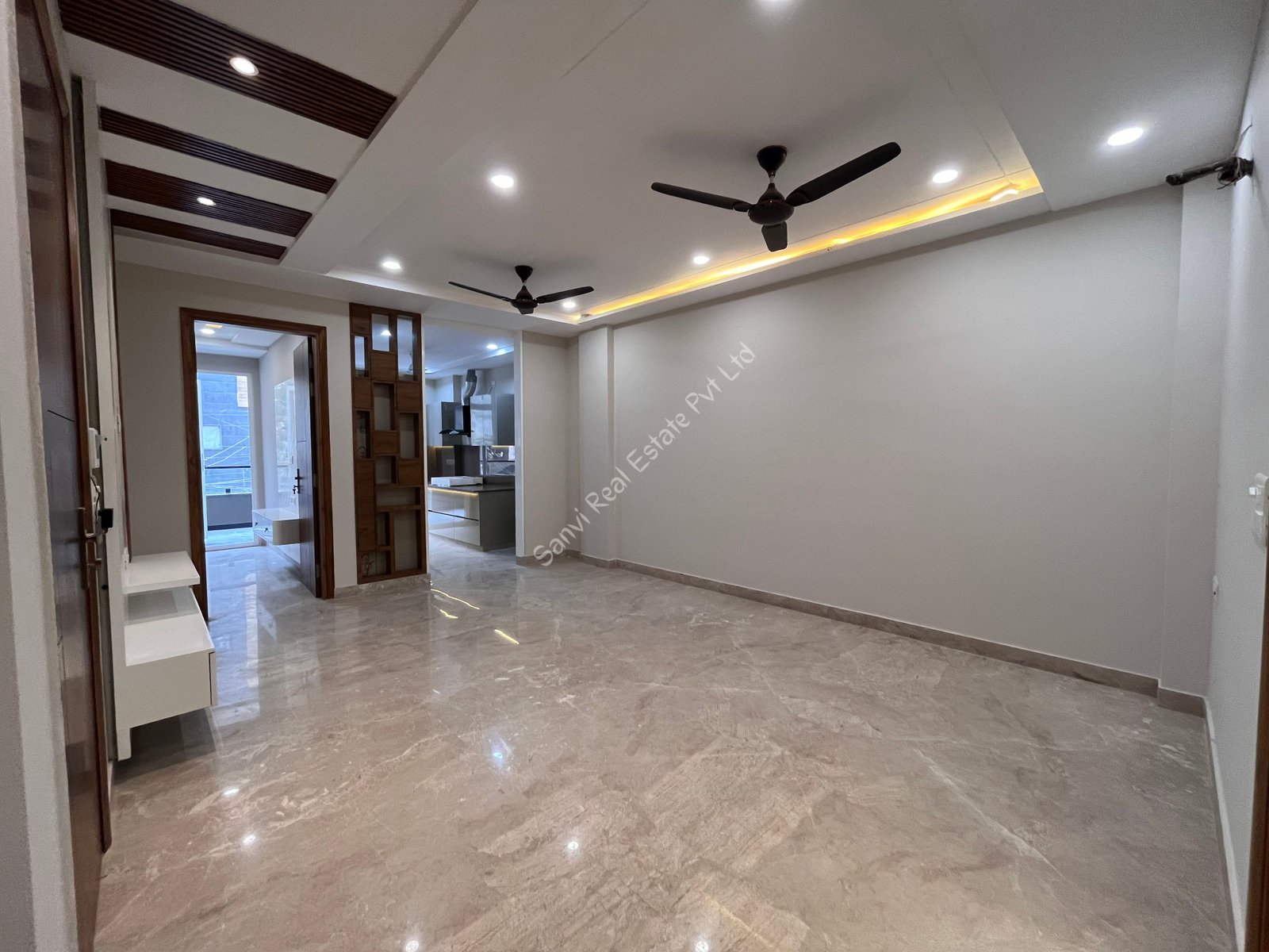 3 BHK Spacious Flat in Paschim Vihar with Lift & Car Parking Facilities