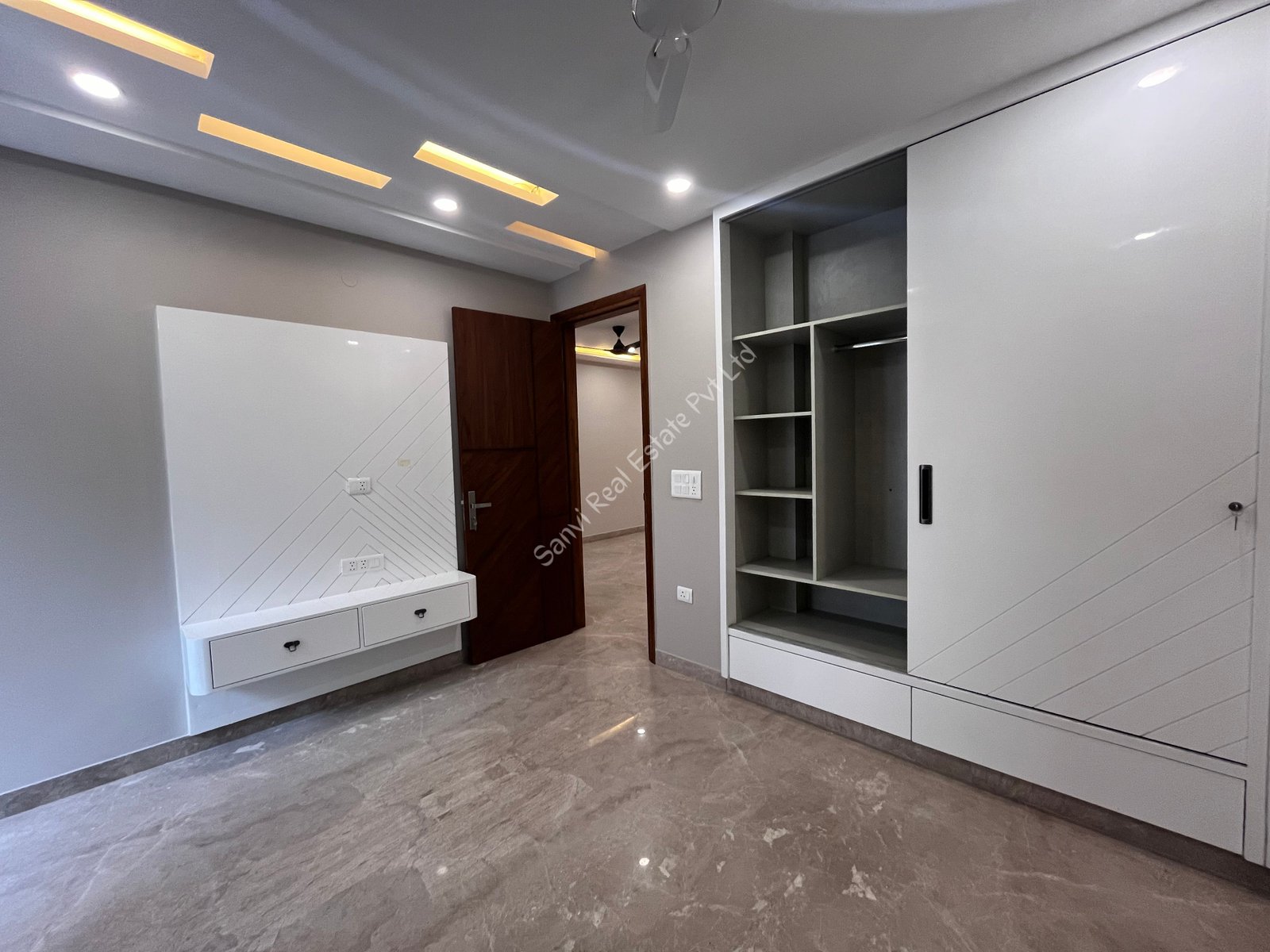 3 BHK Spacious Flat in Paschim Vihar with Lift & Car Parking Facilities