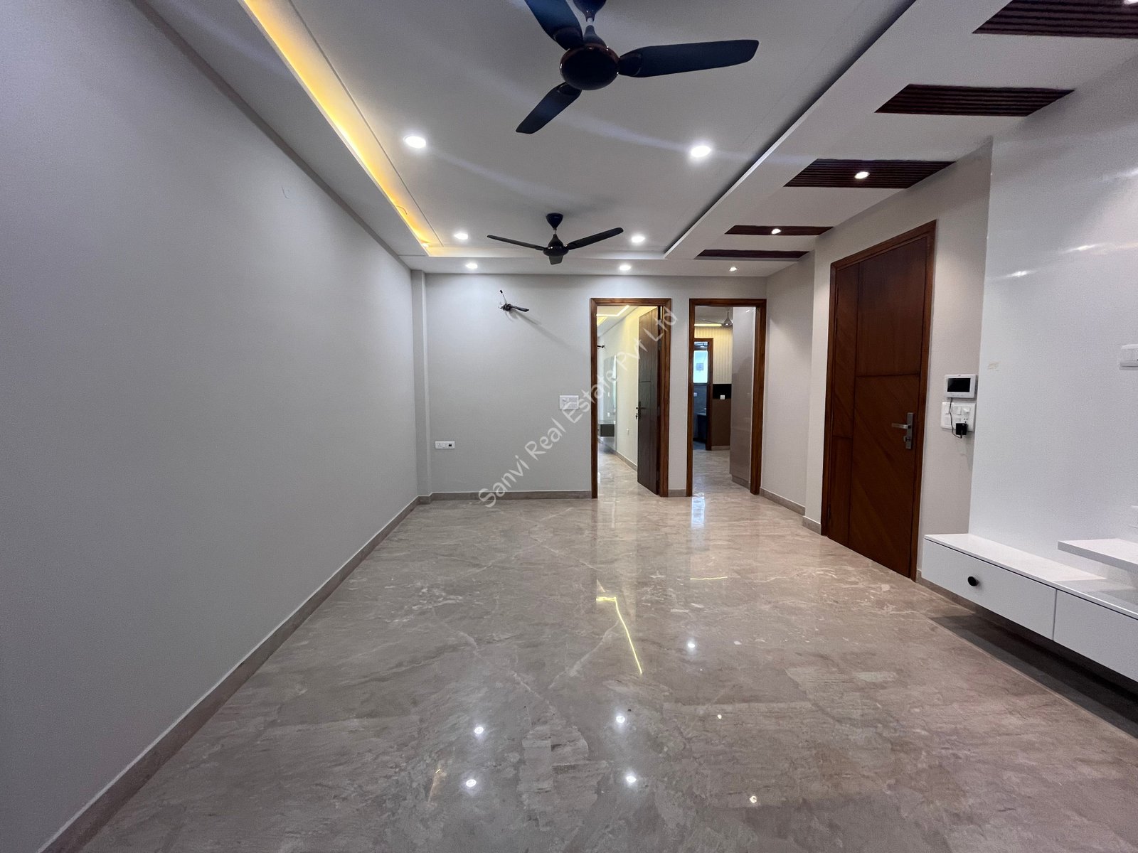3 BHK Spacious Flat in Paschim Vihar with Lift & Car Parking Facilities