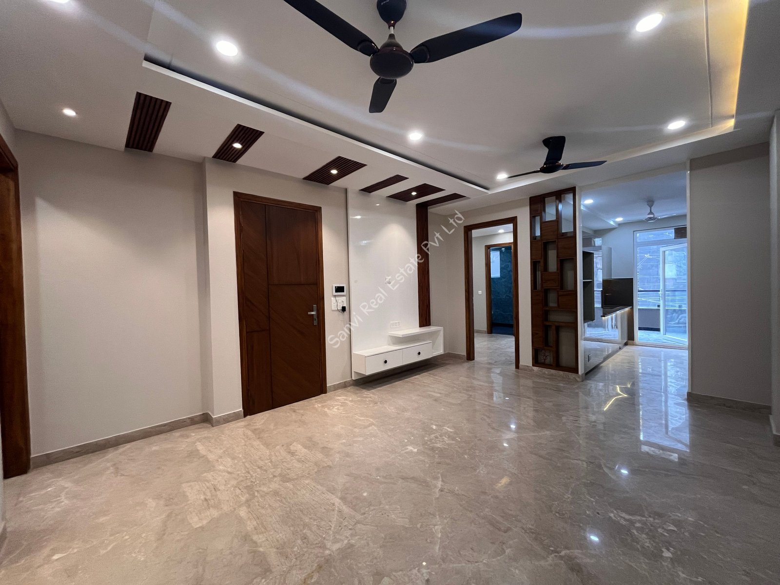 3 BHK Spacious Flat in Paschim Vihar with Lift & Car Parking Facilities