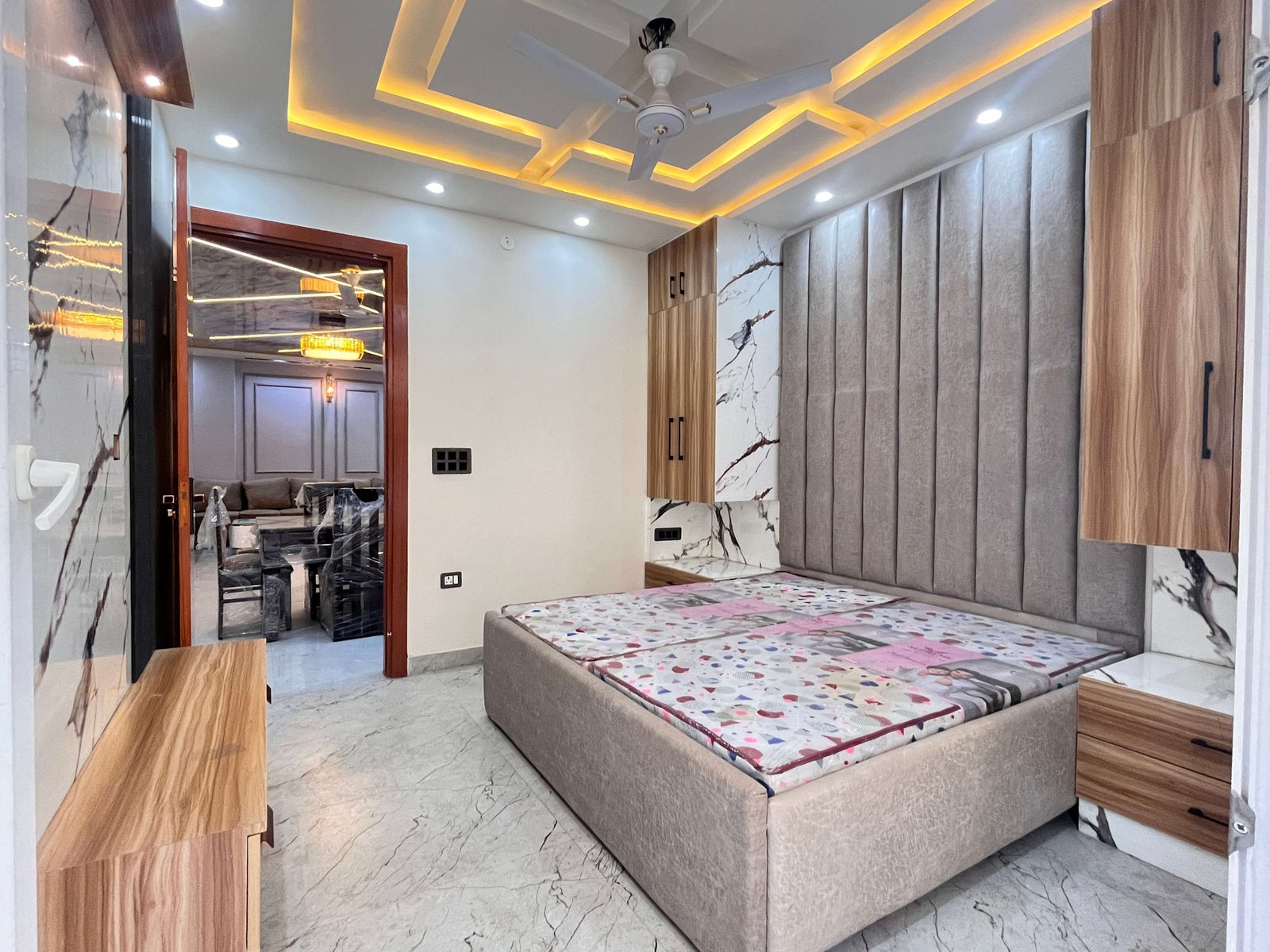 4 BHK Flat in Dwarka Mor | 4 BHK Freehold Property in Uttam Nagar | M-Sanvi Real Estate