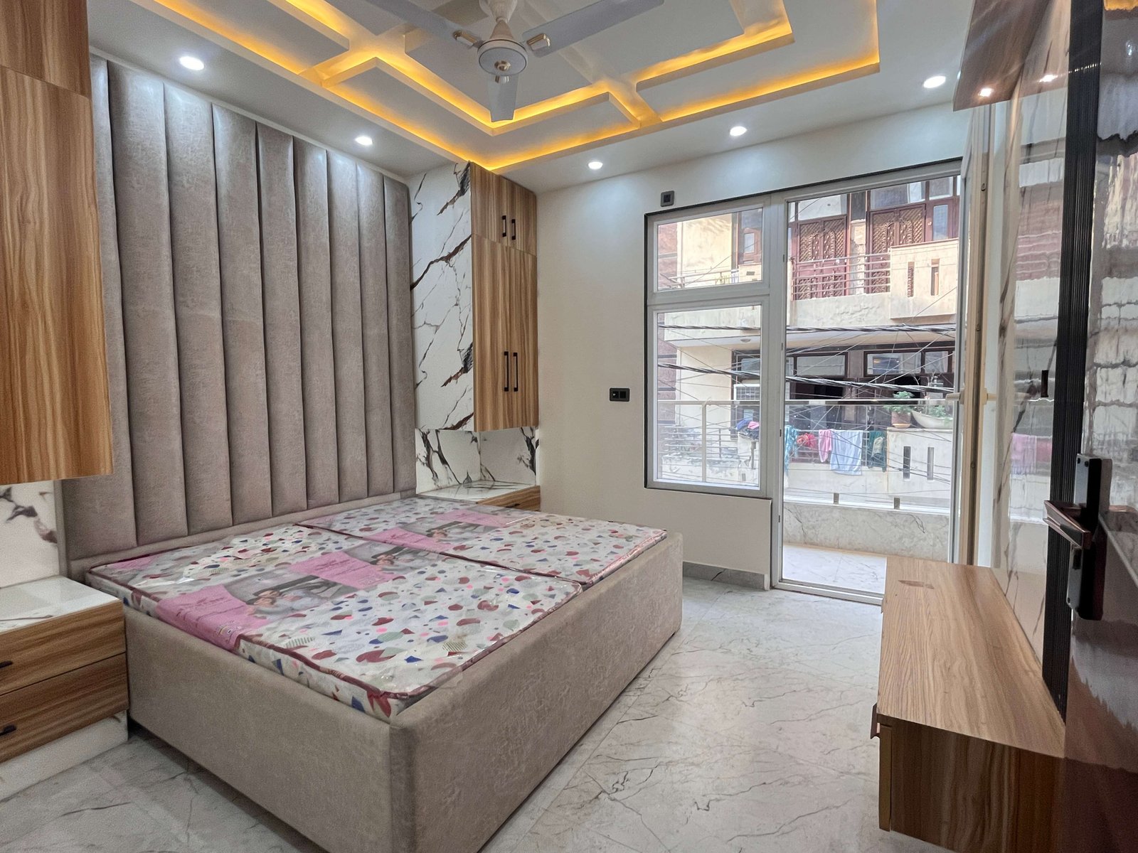 4 BHK Flat in Dwarka Mor | 4 BHK Freehold Property in Uttam Nagar | M-Sanvi Real Estate