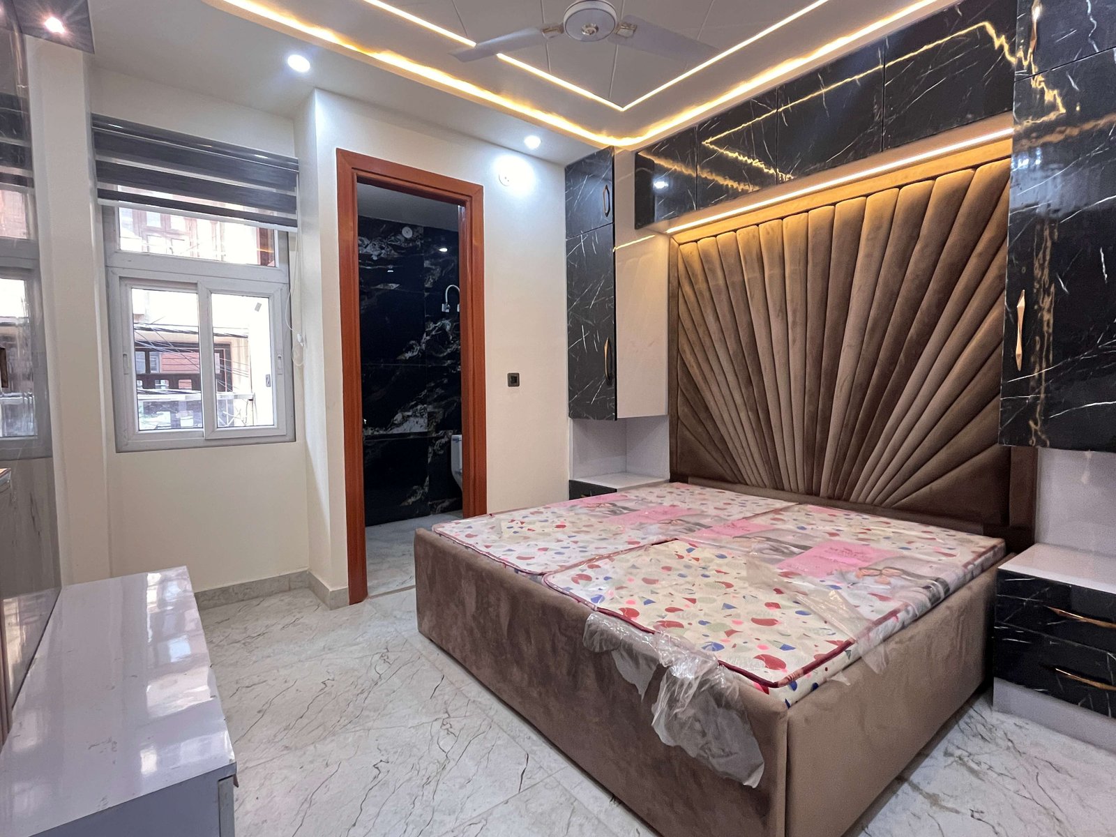 4 BHK Flat in Dwarka Mor | 4 BHK Freehold Property in Uttam Nagar | M-Sanvi Real Estate