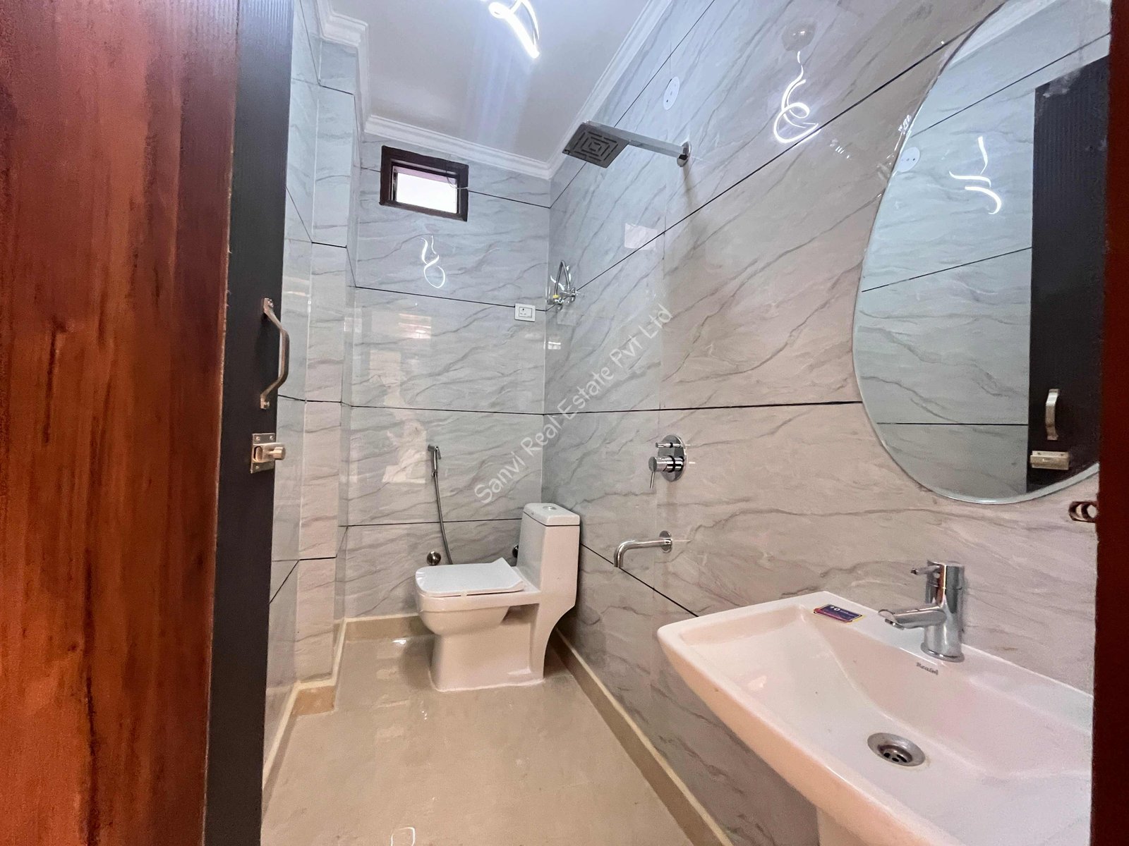 L Type Corner 4 BHK Flat in Dwarka Mor | 2 Side Open 4 BHK Property in Uttam Nagar | M-Sanvi Real Estate