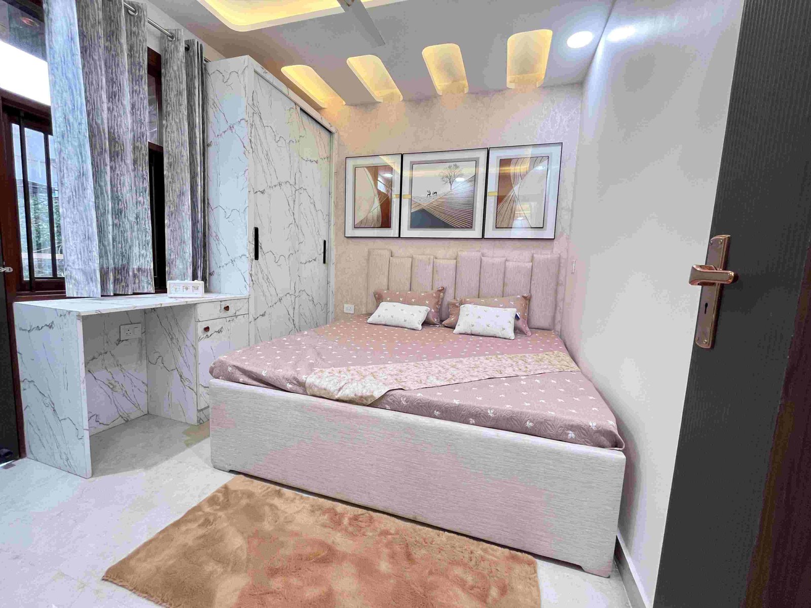 4 BHK Luxurious Flat in Uttam Nagar | Spacious Ventilated 4 BHK Flat