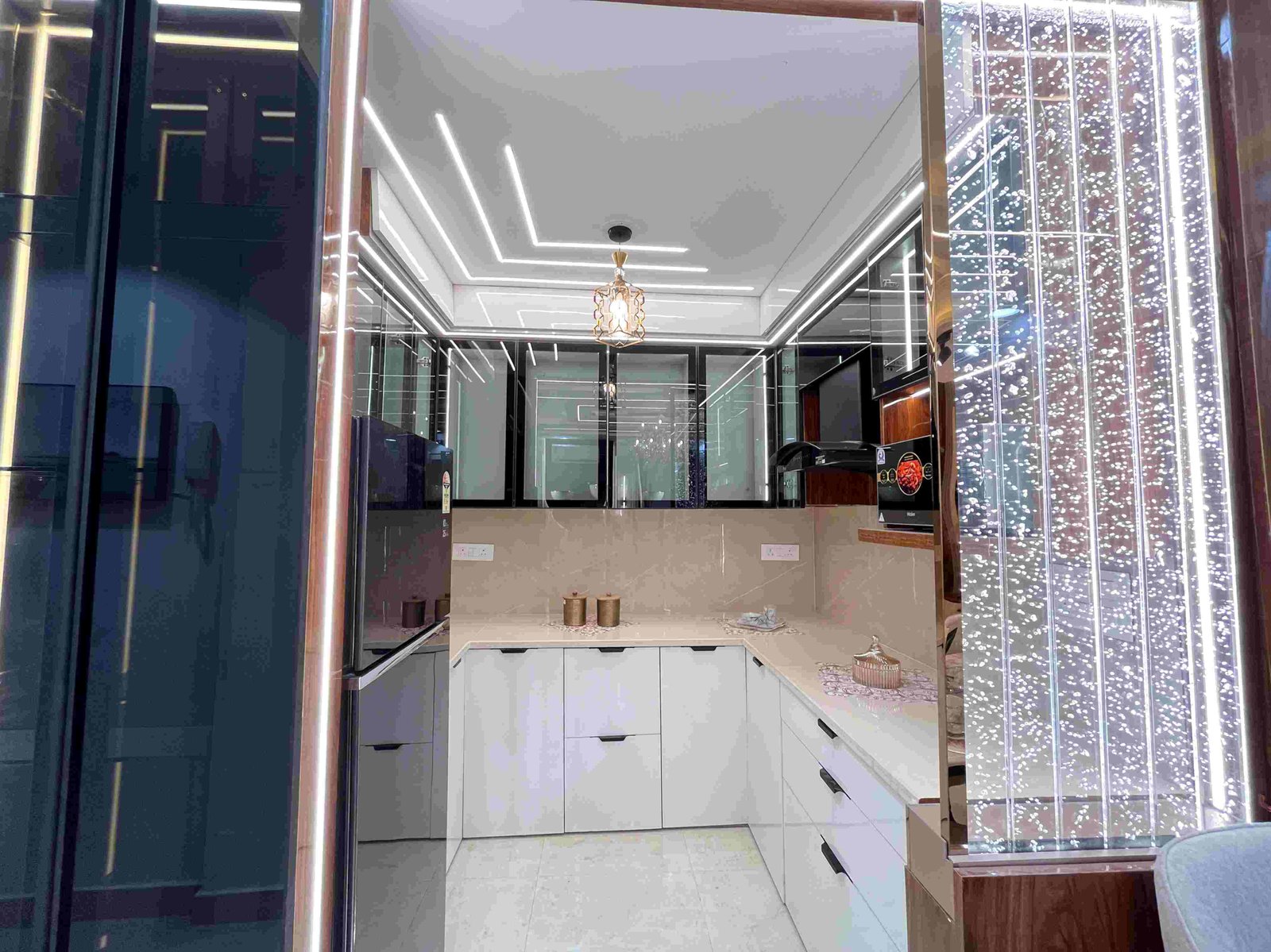 4 BHK Luxurious Flat in Uttam Nagar | Spacious Ventilated 4 BHK Flat