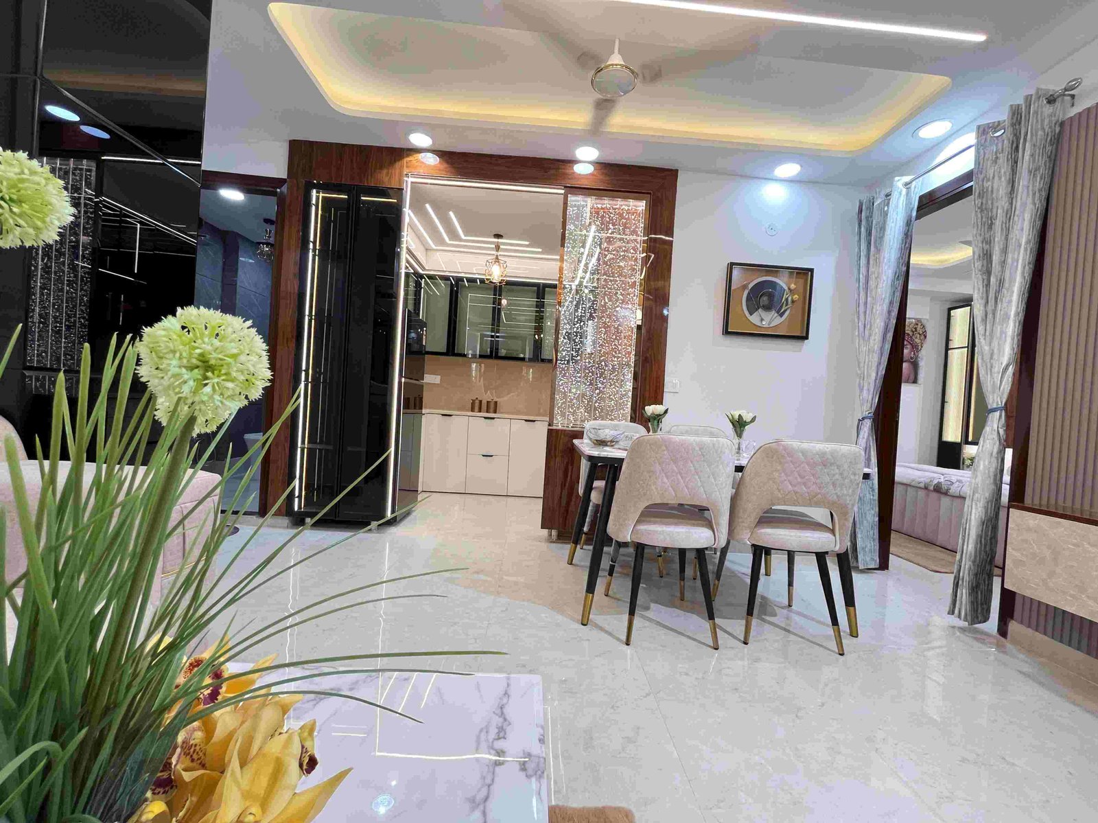 4 BHK Luxurious Flat in Uttam Nagar | Spacious Ventilated 4 BHK Flat