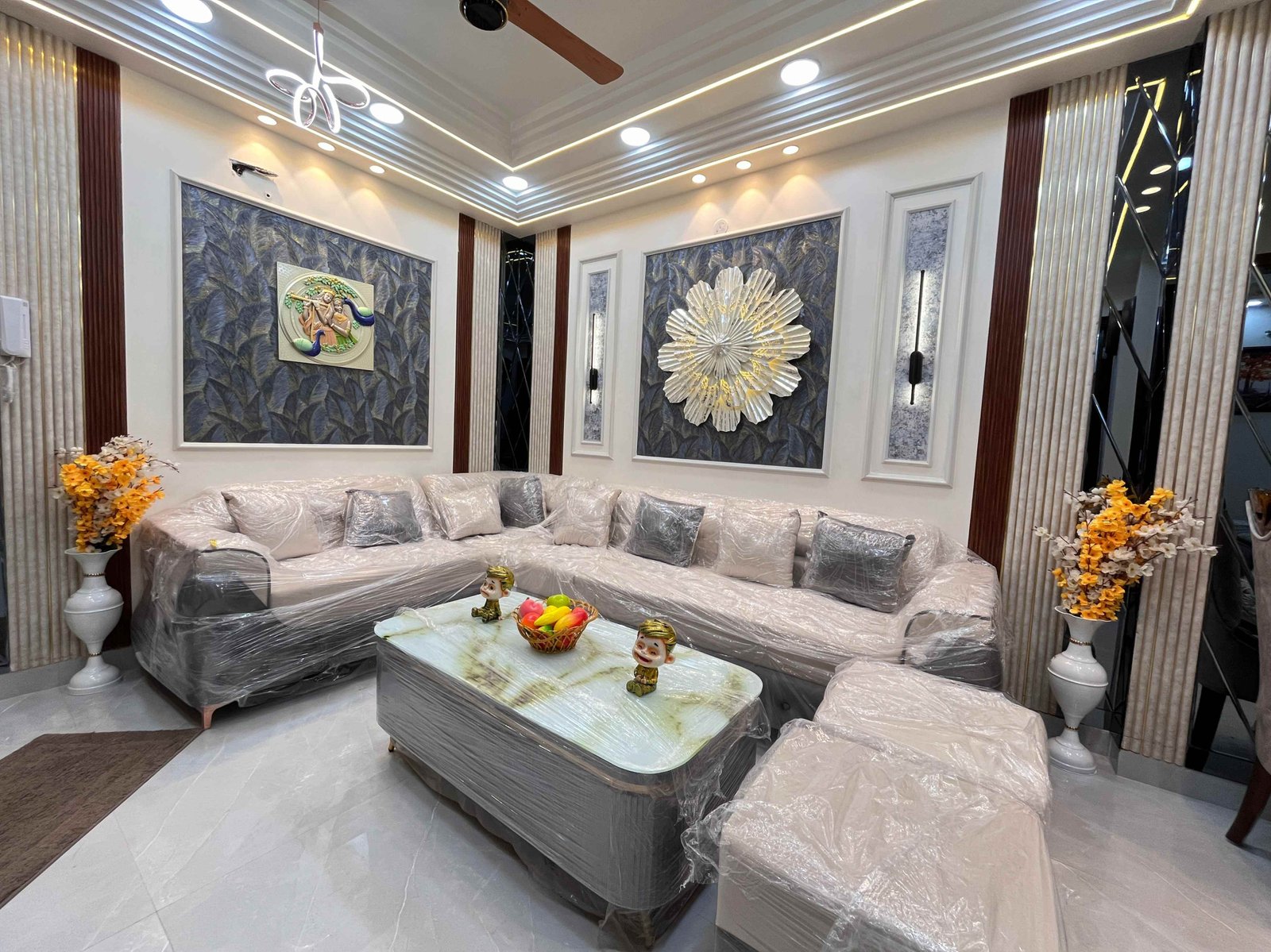 Independent 3 BHK Flat in Uttam Nagar | Fully Furnished 3 BHK Independent Floor with Lift & Car Parking