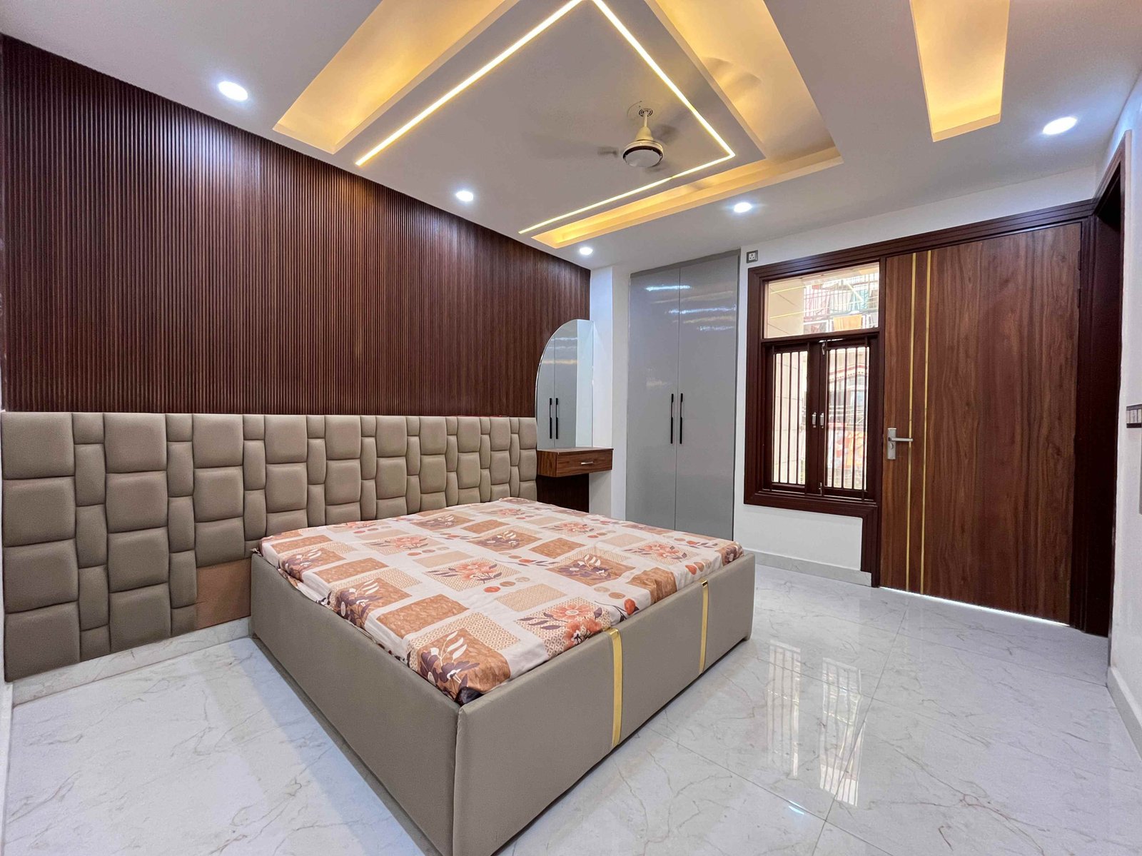 4 BHK Luxurious Flat Nr. Dwarka Sector 3 | 4 BHK Spacious Flat with Lift & Car Parking Facility