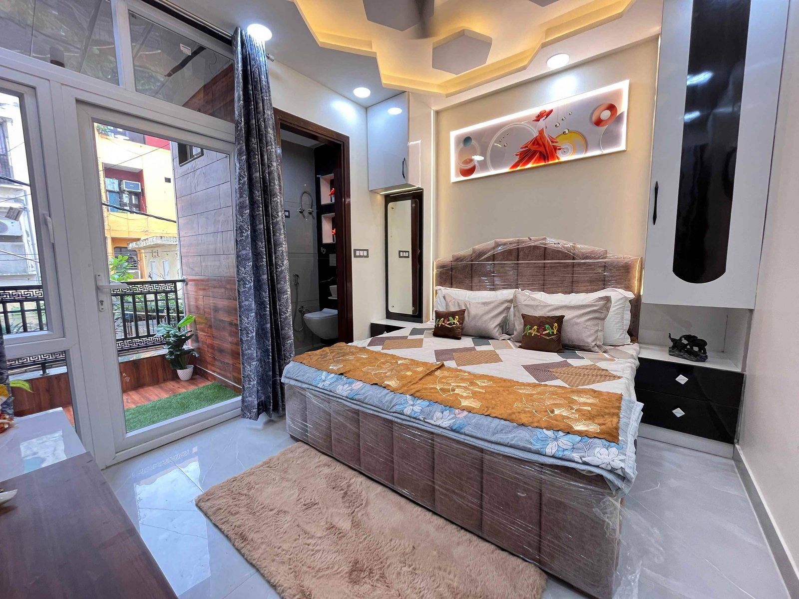 Independent 3 BHK Flat in Uttam Nagar | Fully Furnished 3 BHK Independent Floor with Lift & Car Parking