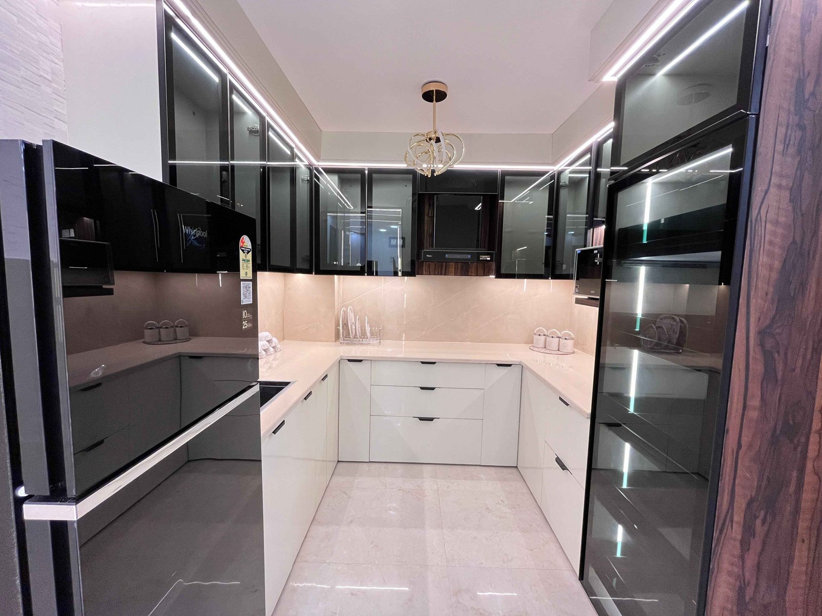 Society में 3BHK Flat Waiting Area & Kids Room के साथ | 3 BHK flat in Dwarka Mor