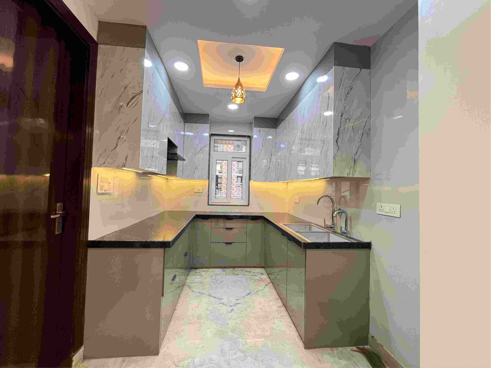 4 BHK Flat for Sale in Dwarka Mor | Flat in Matiyala, Dwarka Mor | 4 bhk Flats in Delhi