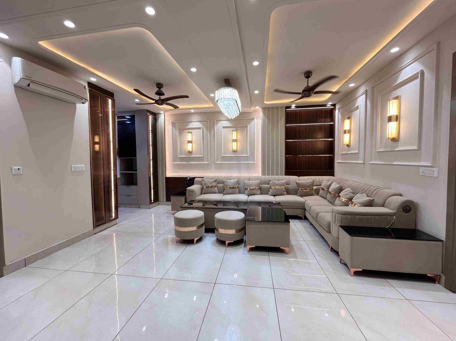 Independent 3 BHK Flat with Modern Amenities in Dwarka Mor, Delhi | Affordable 3 BHK Flat in Delhi