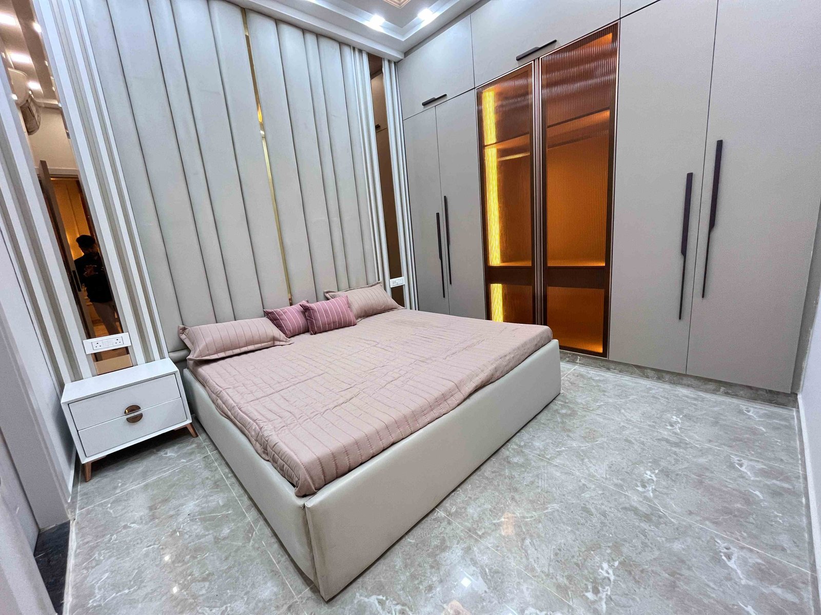 4 BHK Flat in Dwarka Mor, Delhi  4 BHK Premium Property on Sale | M-Sanvi Real Estate