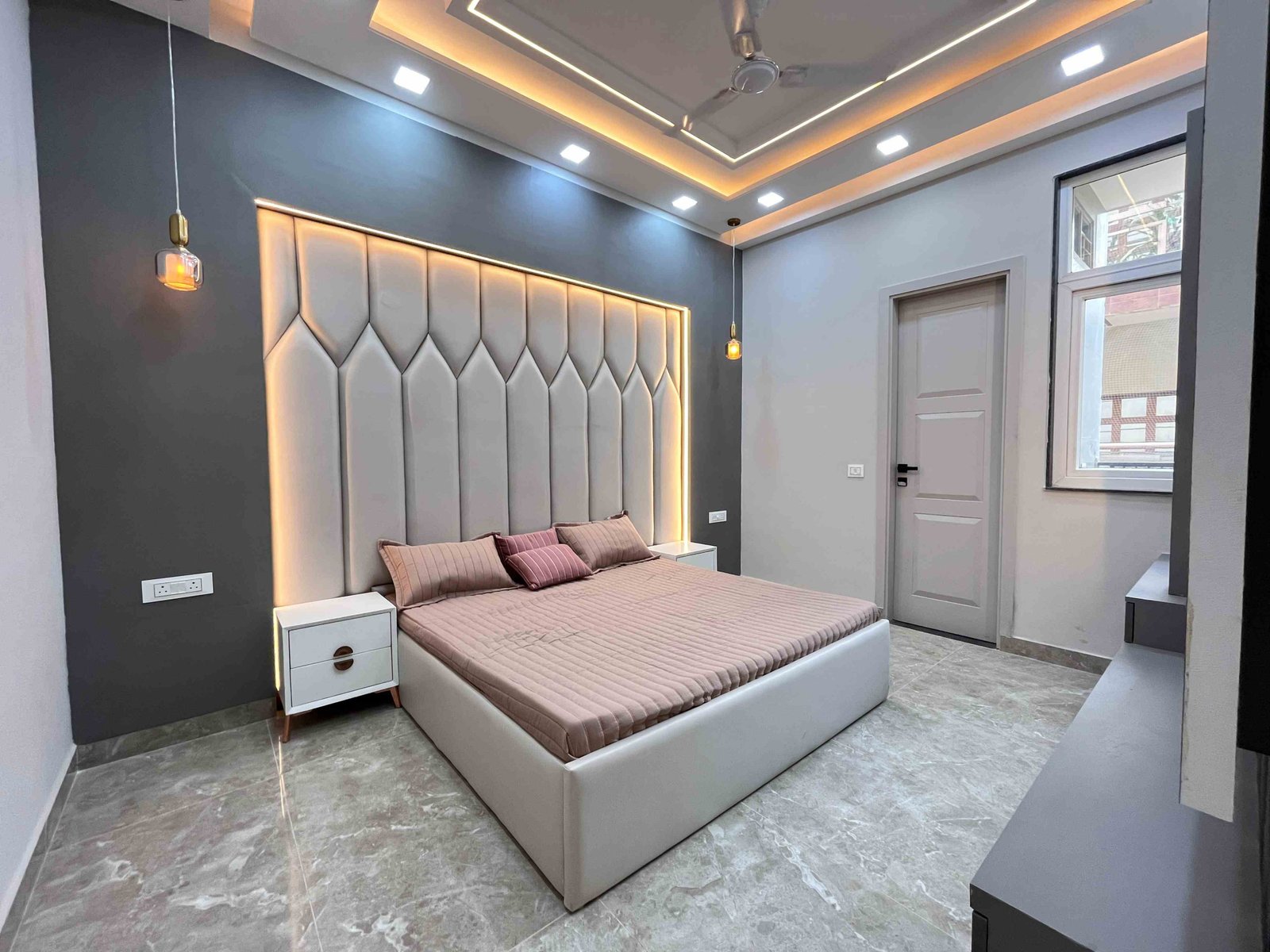 4 BHK Flat in Dwarka Mor, Delhi  4 BHK Premium Property on Sale | M-Sanvi Real Estate