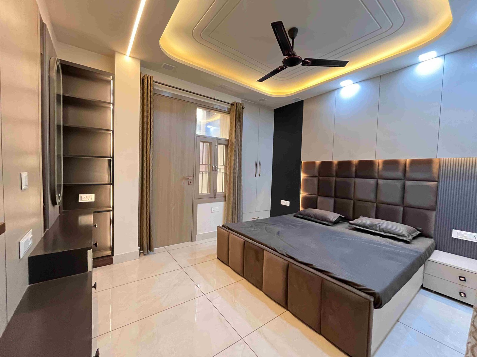Independent 3 BHK Flat with Modern Amenities in Dwarka Mor, Delhi | Affordable 3 BHK Flat in Delhi