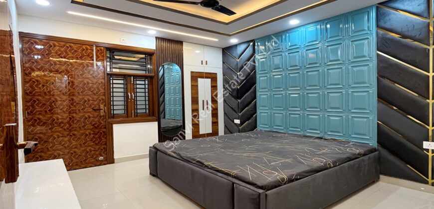 3 BHK Corner Flat in Uttam Nagar | L-Type Fully Furnished Flat