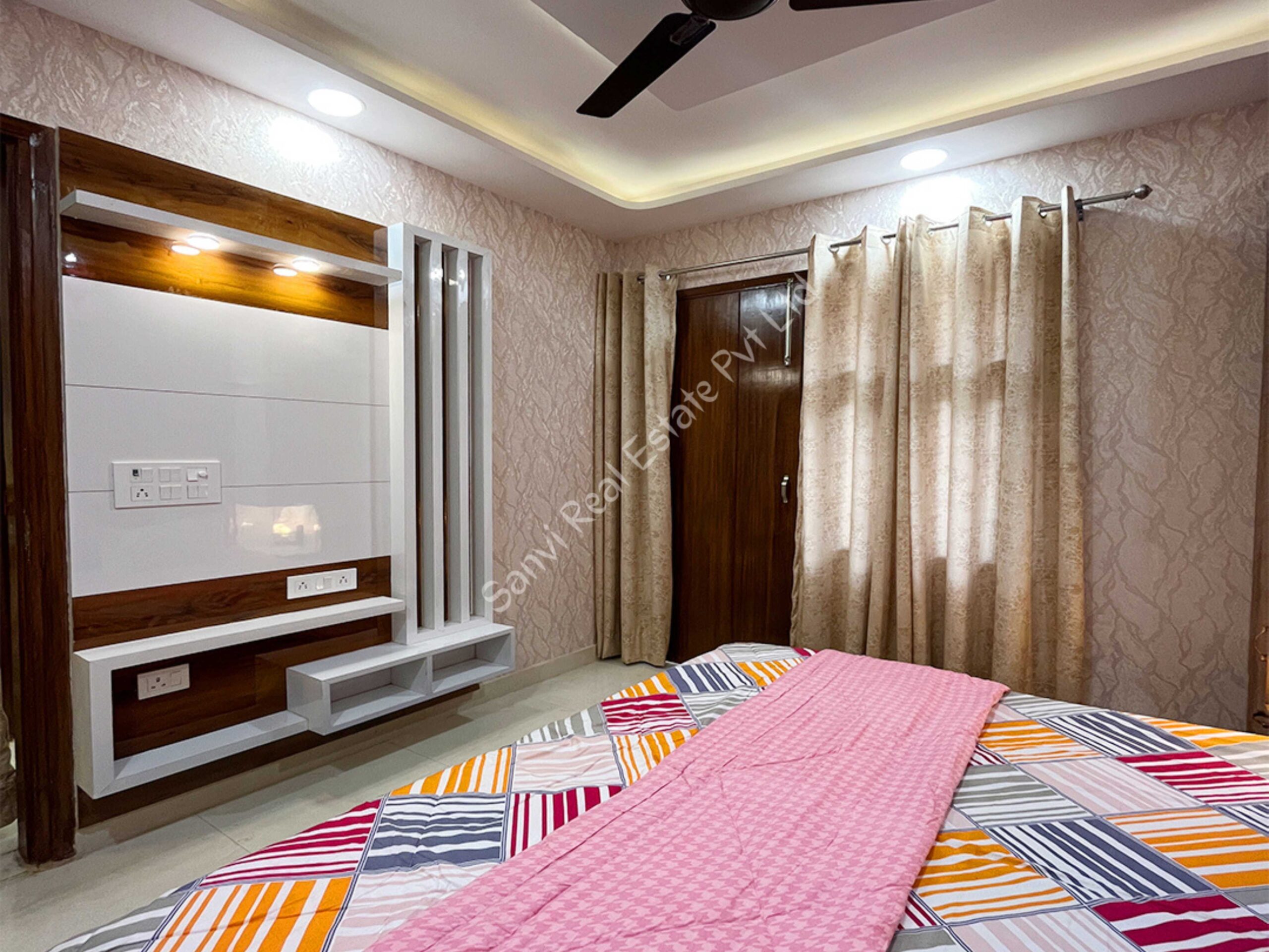 3 BHK Luxurious Flat in Dwarka Mor | Fully Furnished Flat