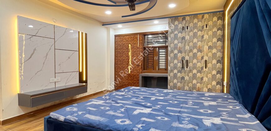 3 BHK Corner Flat in Uttam Nagar | L-Type Fully Furnished Flat