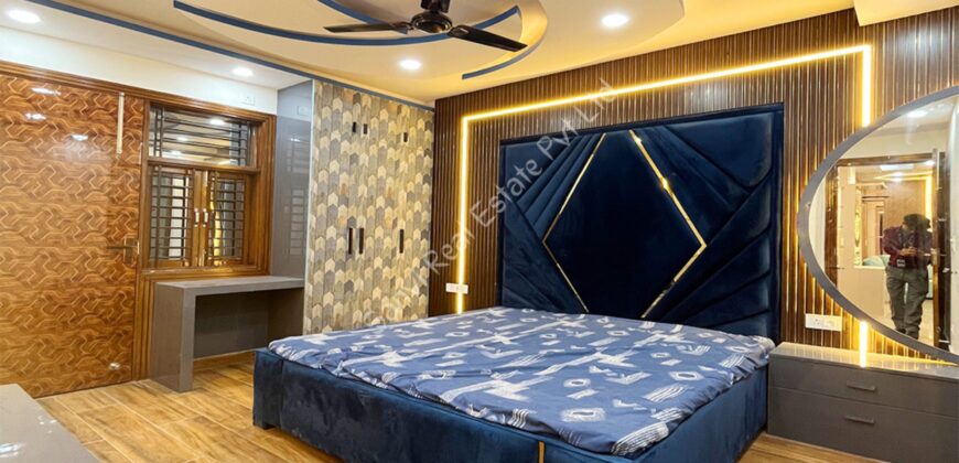 3 BHK Corner Flat in Uttam Nagar | L-Type Fully Furnished Flat