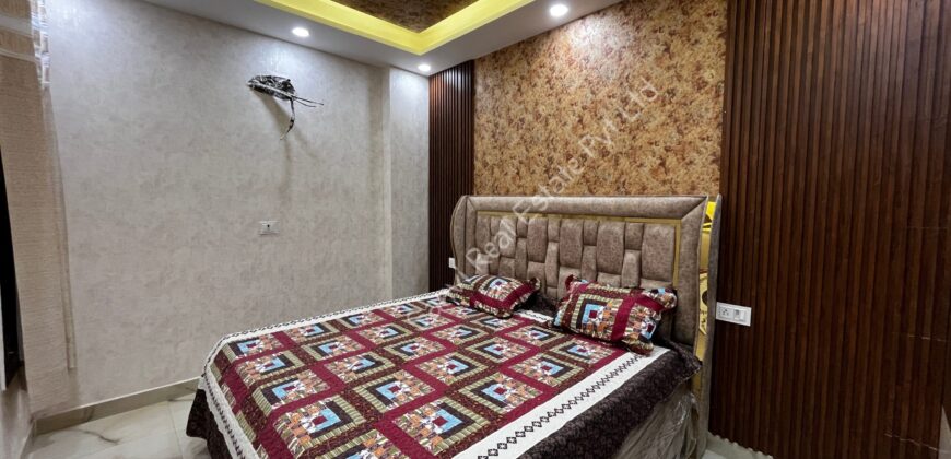 3 BHK Apartment in Uttam Nagar, Delhi | Sanvi Real Estate