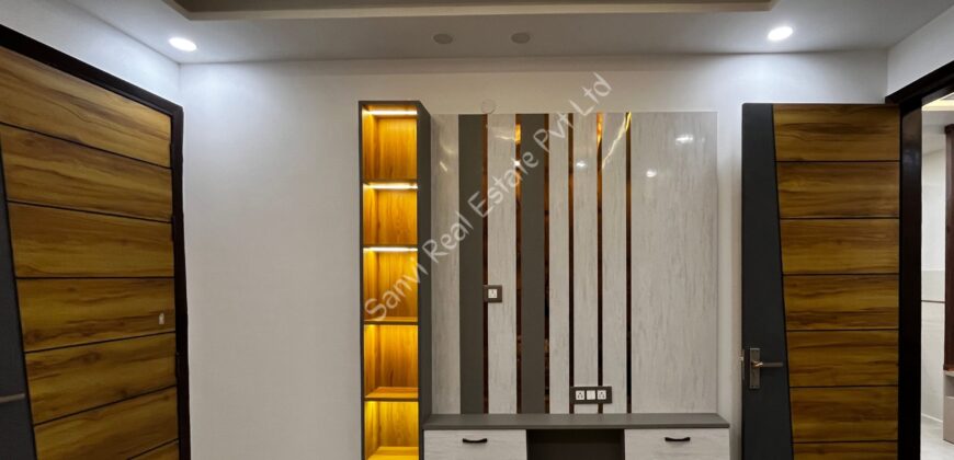 Luxurious 3 BHK Flat in Dwarka Mor, Delhi | Property in Delhi