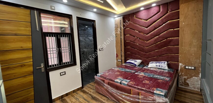 Luxurious 3 BHK Flat in Dwarka Mor, Delhi | Property in Delhi