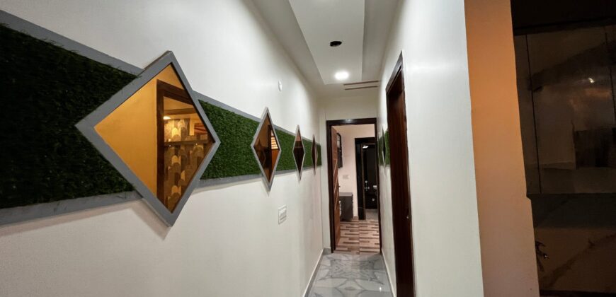 2 BHK Flat in Delhi, Dwarka Mor | Sanvi Real Estate