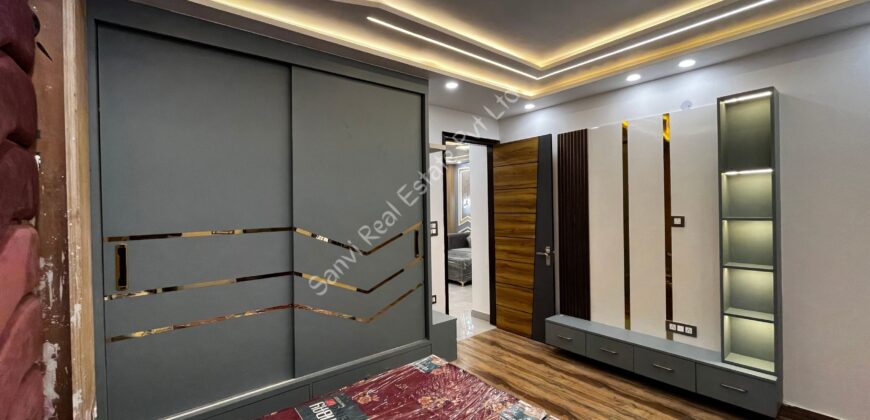 Luxurious 3 BHK Flat in Dwarka Mor, Delhi | Property in Delhi